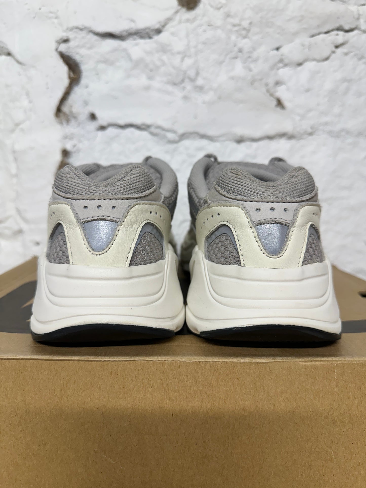 Yeezy 700 Static Sz 8