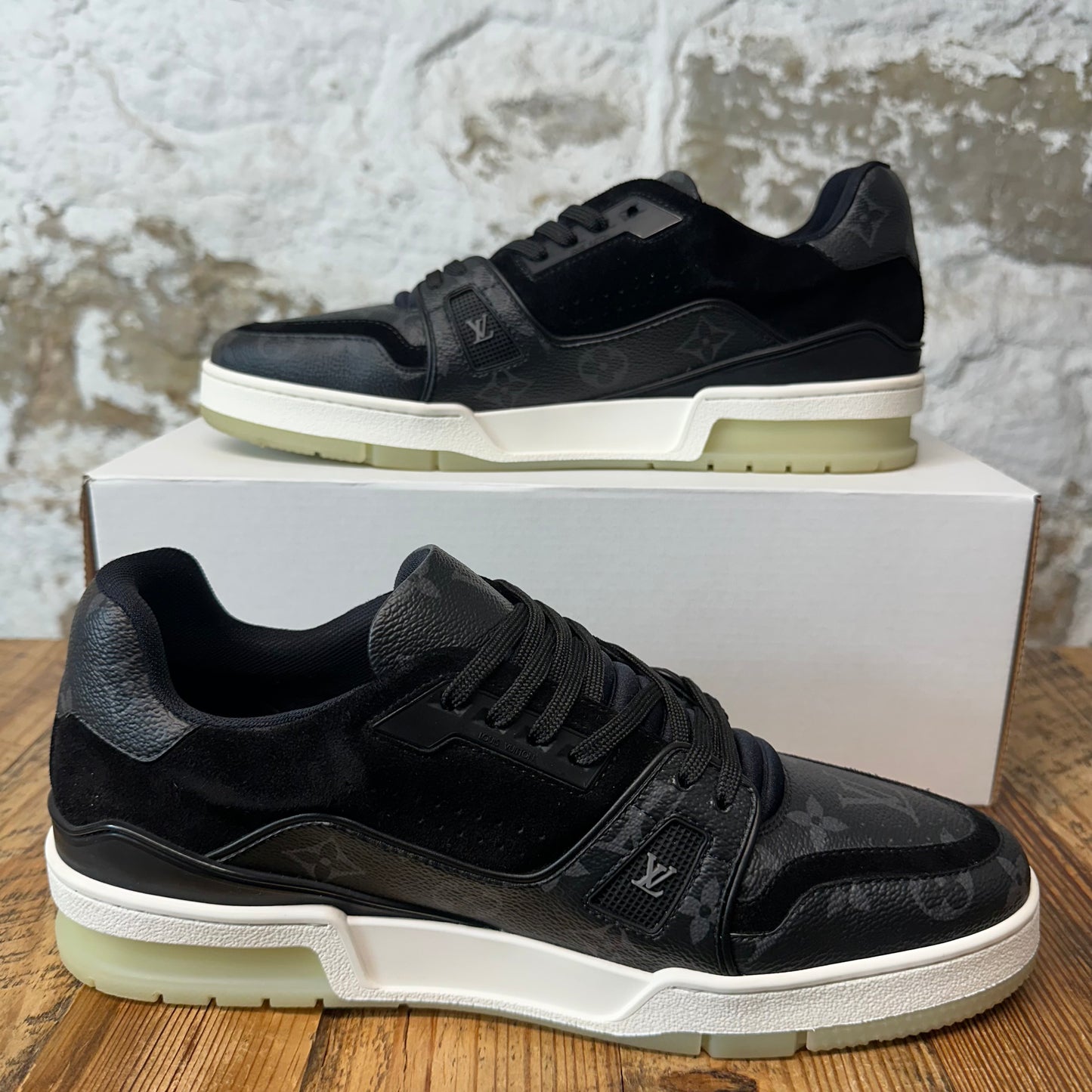 Louis Vuitton Graphite Trainer Sneaker Sz 9.5 (8LV)