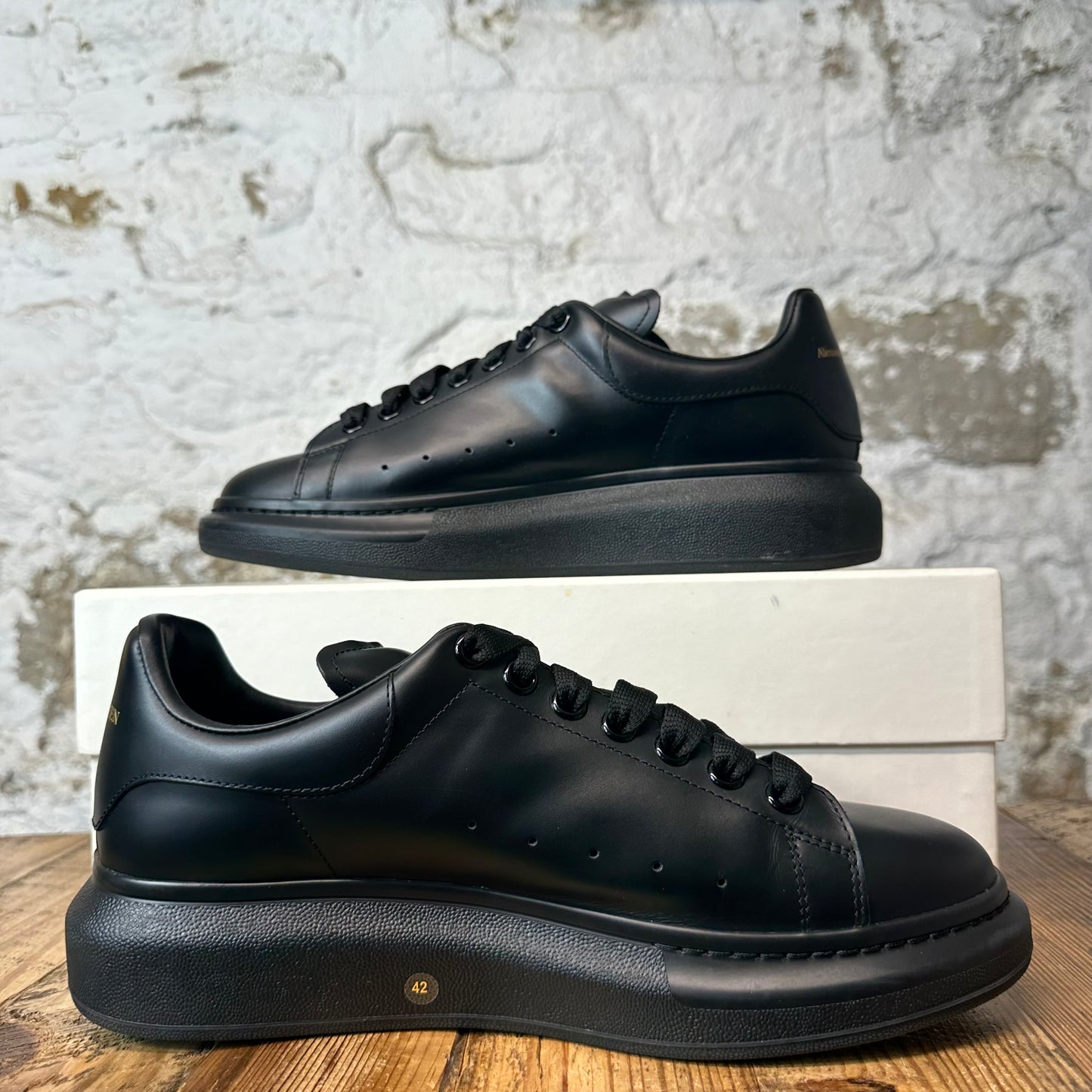 Alexander Mcqueen Triple Black Sneaker Sz 9 (42)
