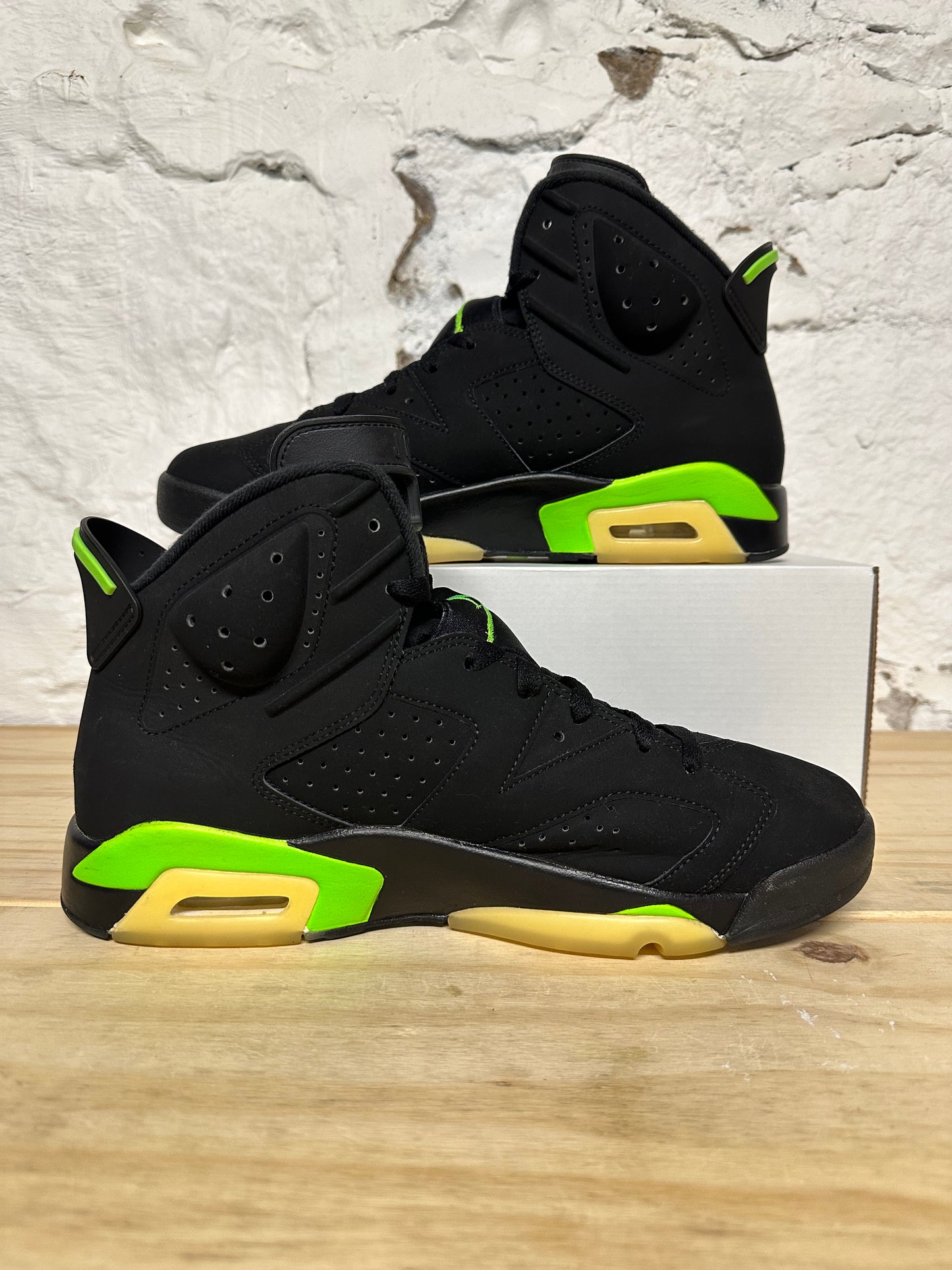 Air Jordan 6 Electric Green Sz 10.5