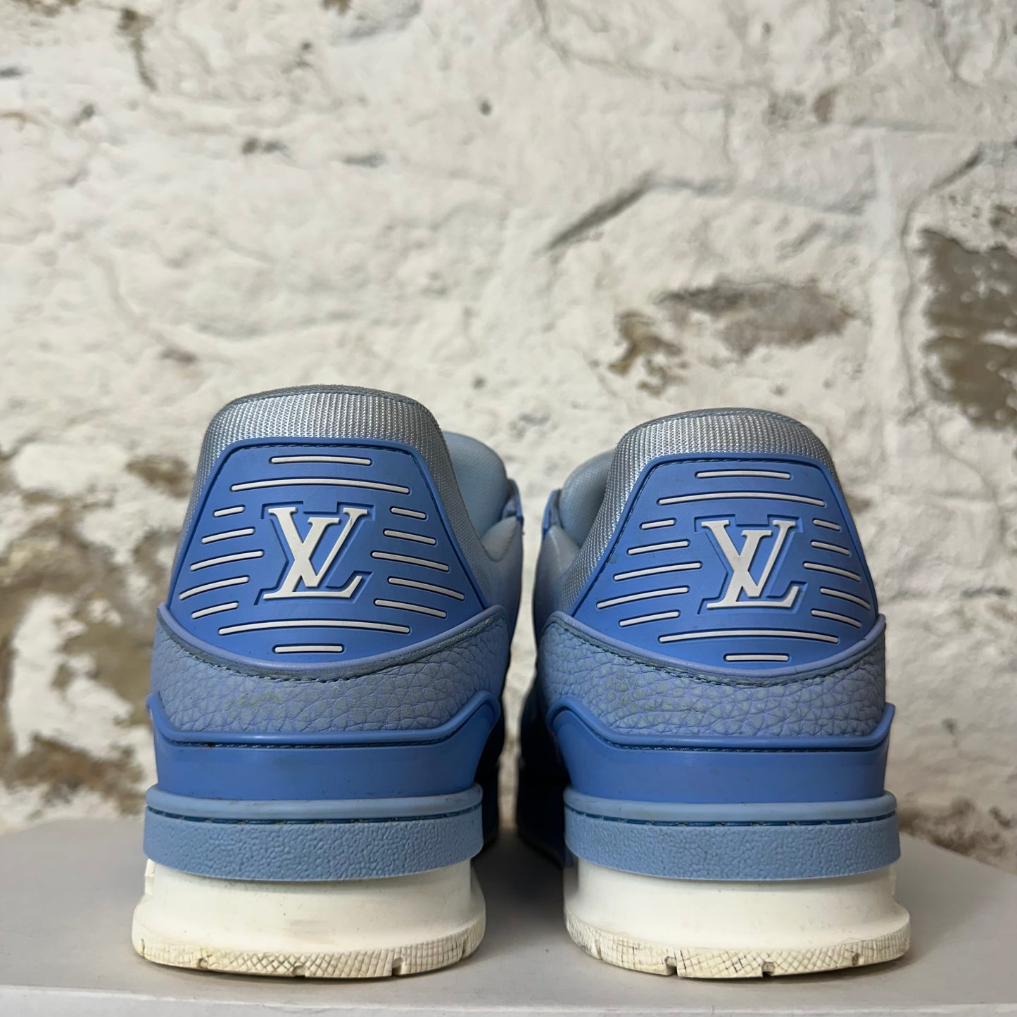Louis Vuitton Light Gradient Blue Trainer Sneaker Sz 10.5 (9LV)