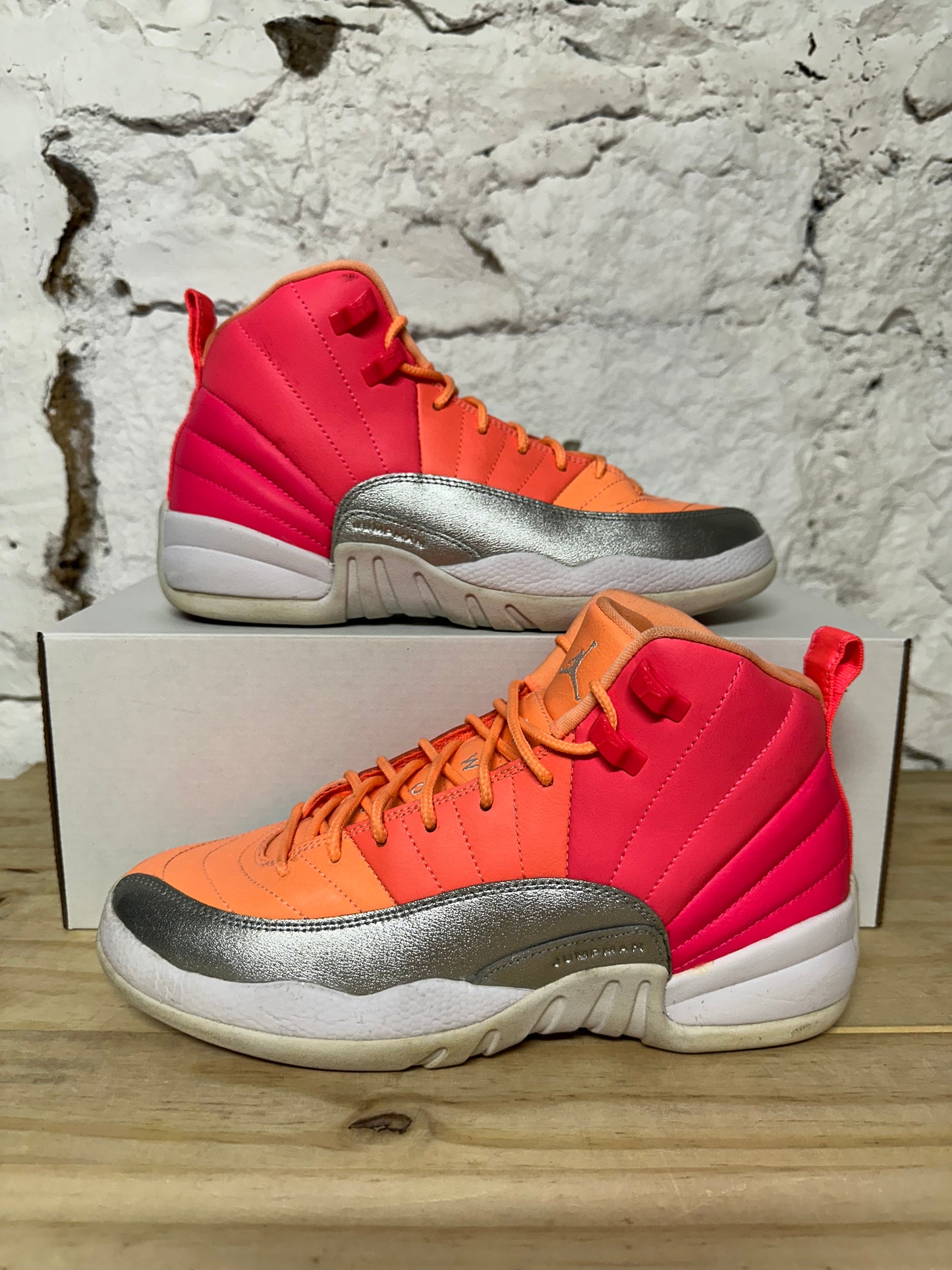 Air Jordan 12 Sunrise Sz 7Y