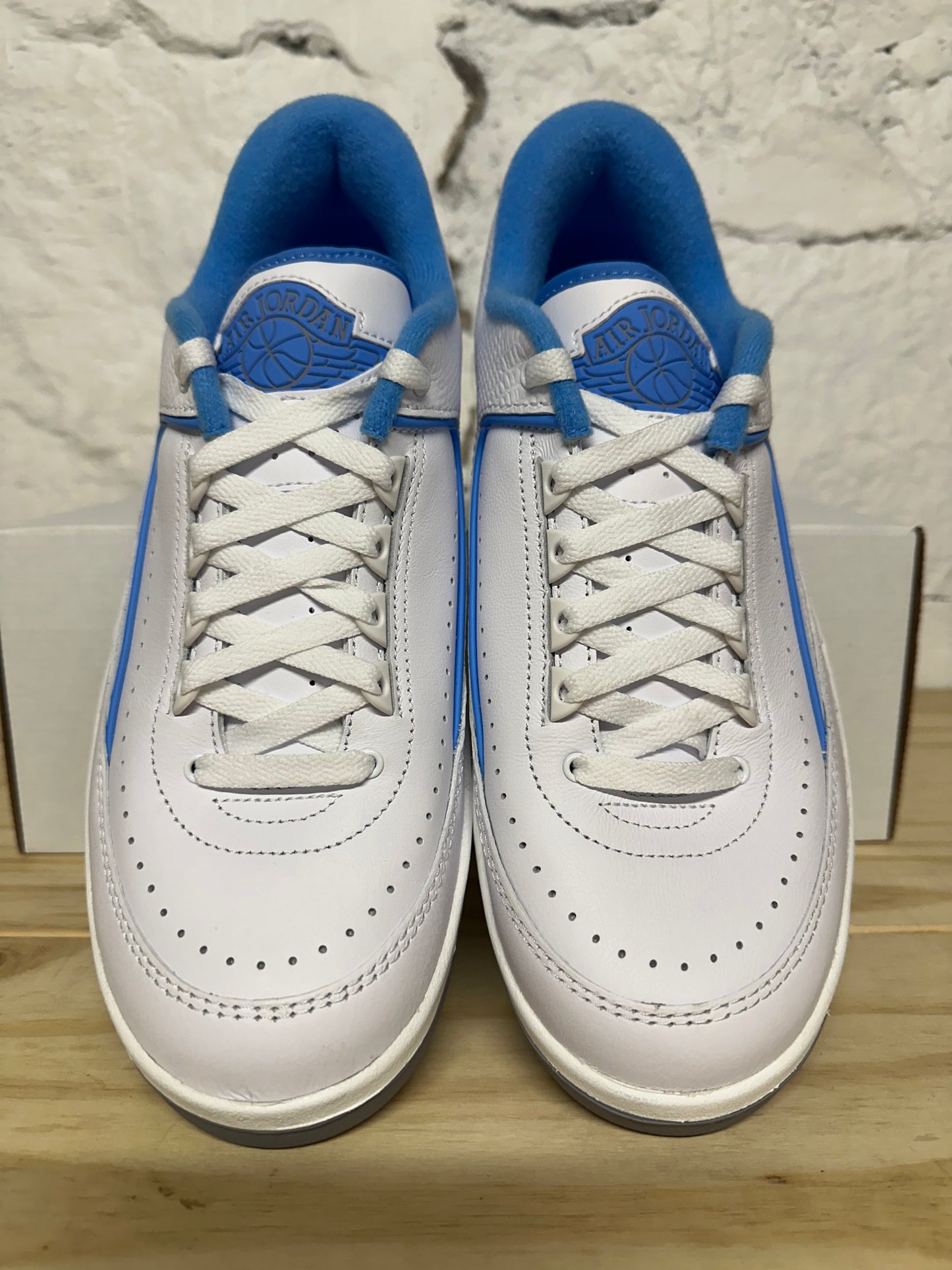 Air Jordan 2 Low UNC Sz 9.5 DS