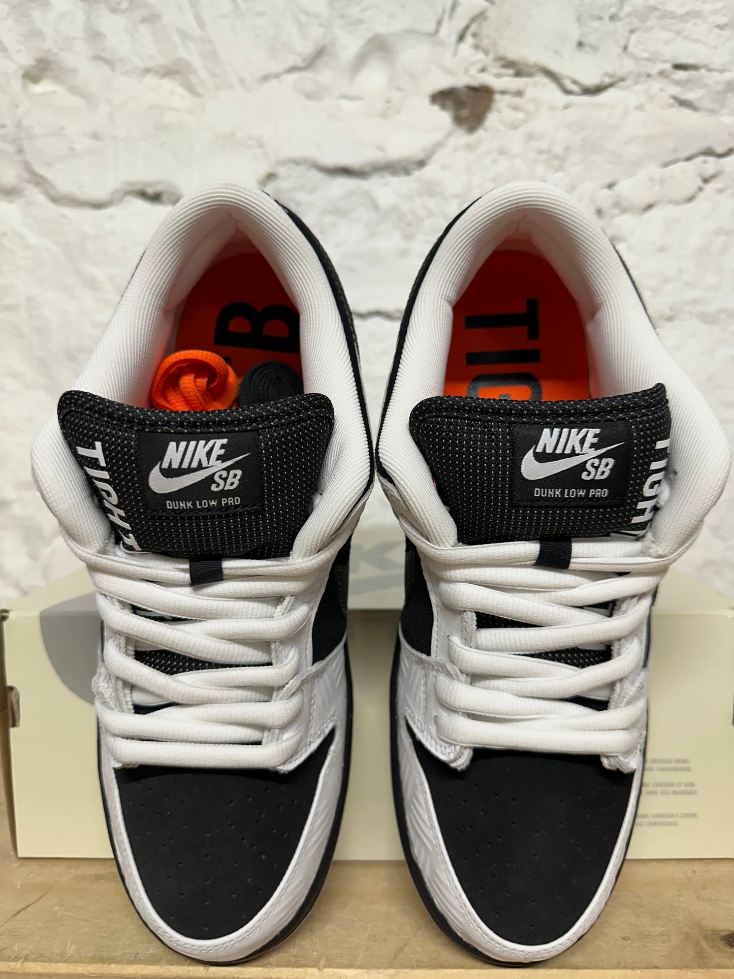 Nike SB Dunk Low Tightbooth Sz 9.5 DS