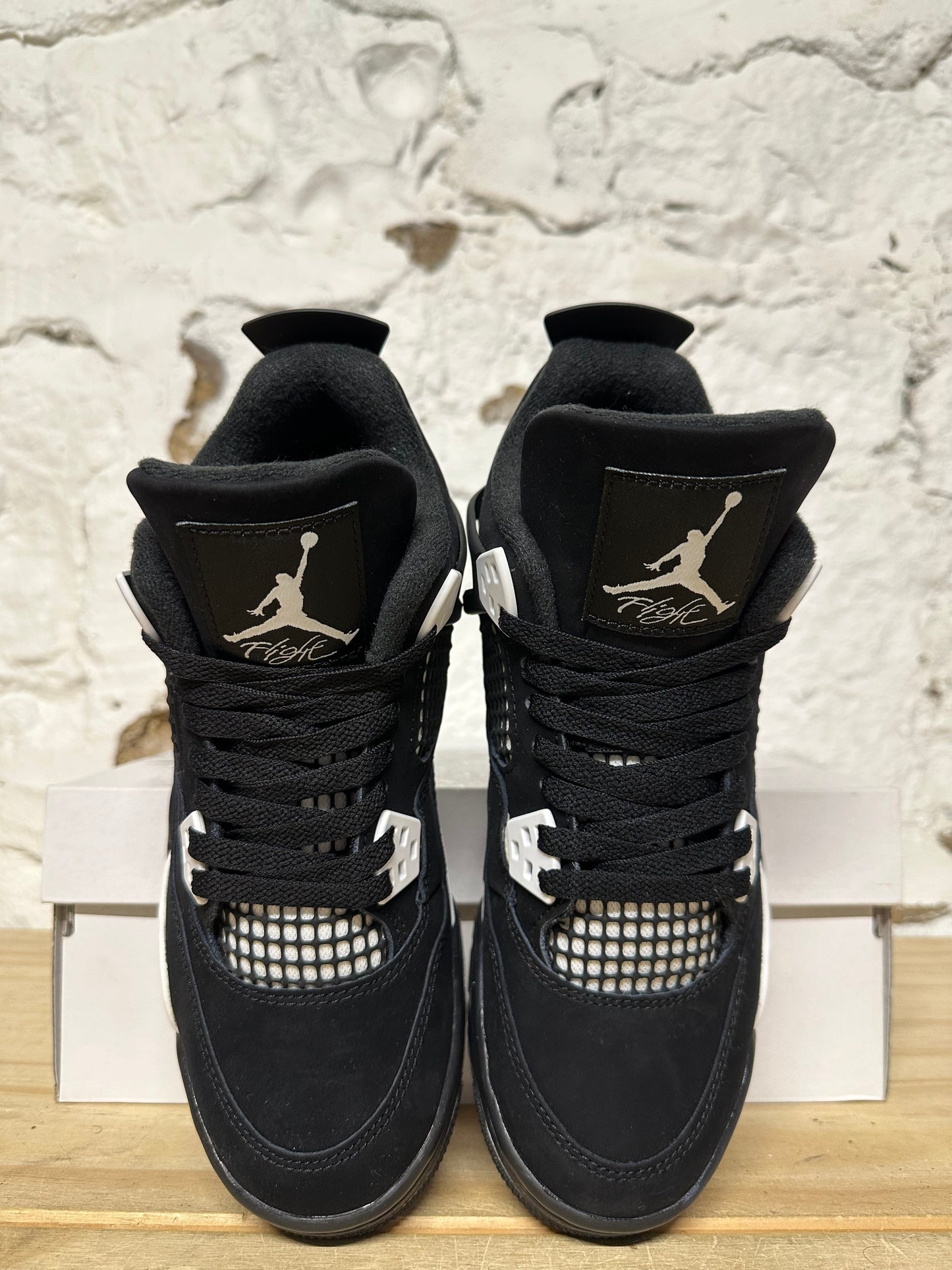 Air Jordan 4 White Thunder Sz 5.5Y
