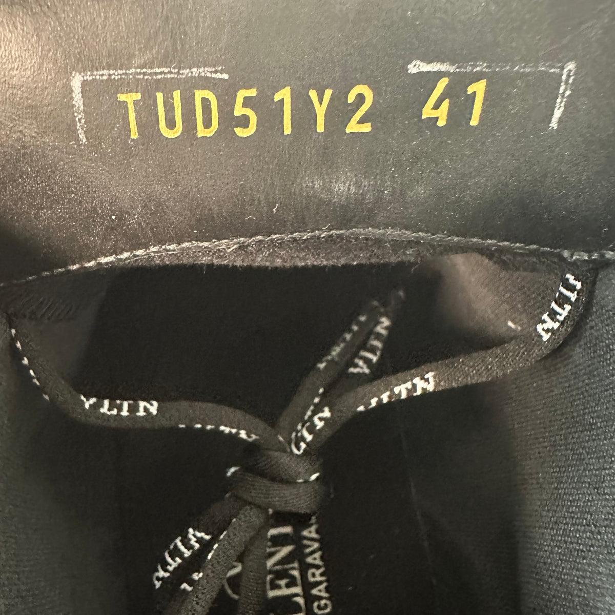 Valentino Garavani Giggies Black White Sneaker Sz 8 (41)