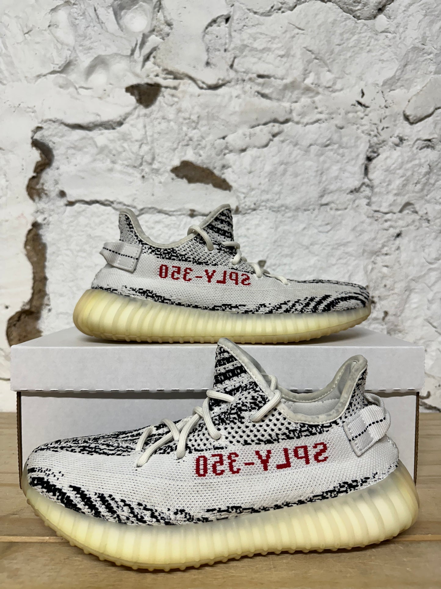 Yeezy 350 V2 Zebra Sz 8