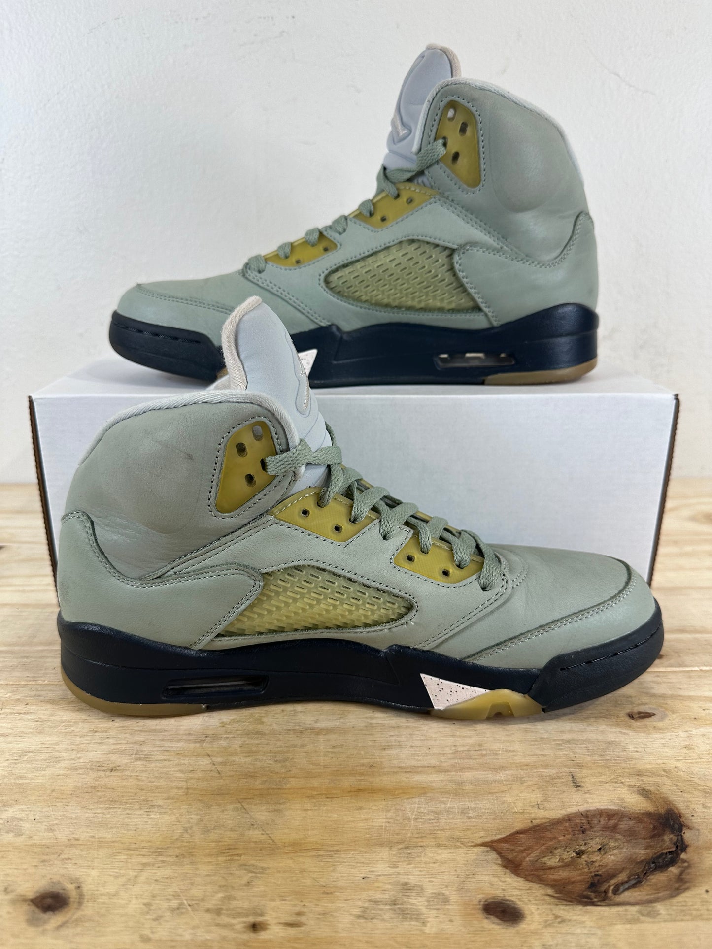 Air Jordan 5 Jade Horizon Sz 9