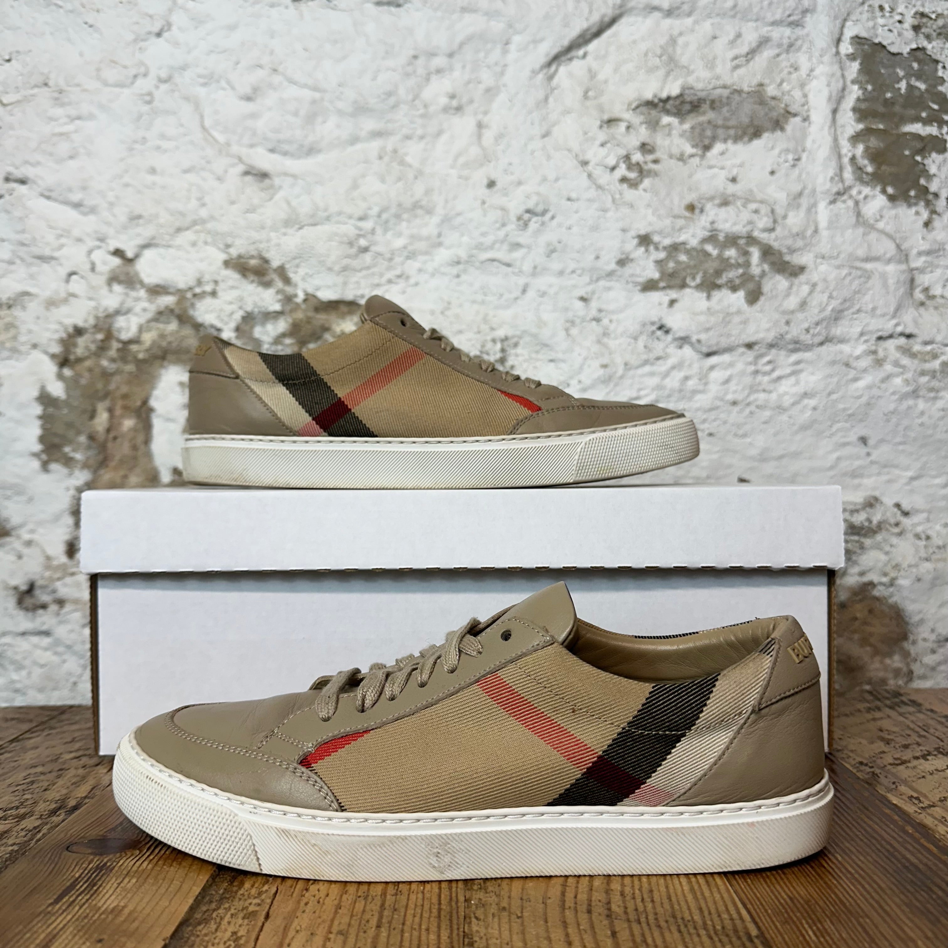 Burberry White and Tan Plaid Sneakers Burberry Kids Burberry Kids plaid pattern sneakers | Kids main image 4