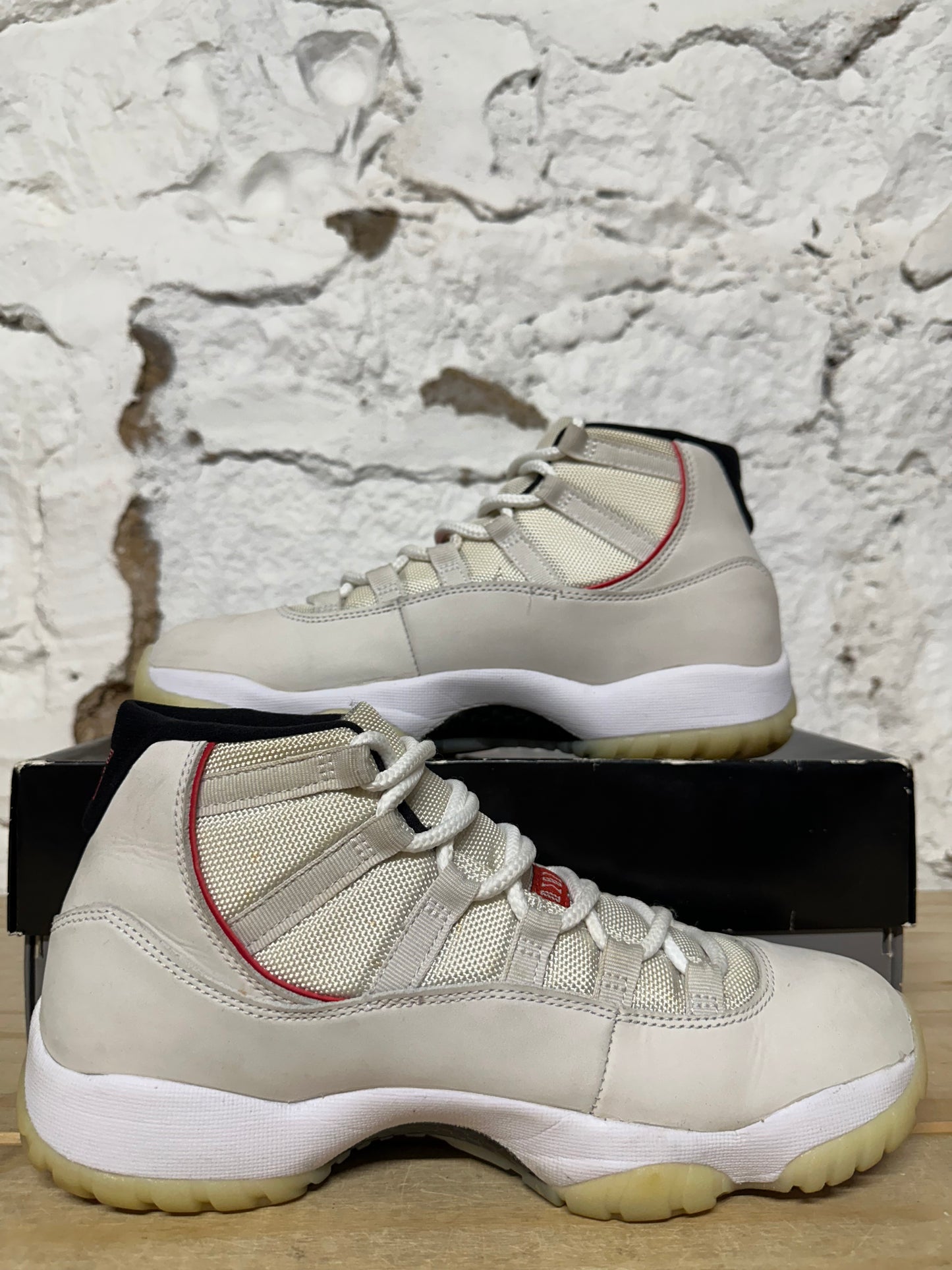 Air Jordan 11 Pure Platinum Sz 8