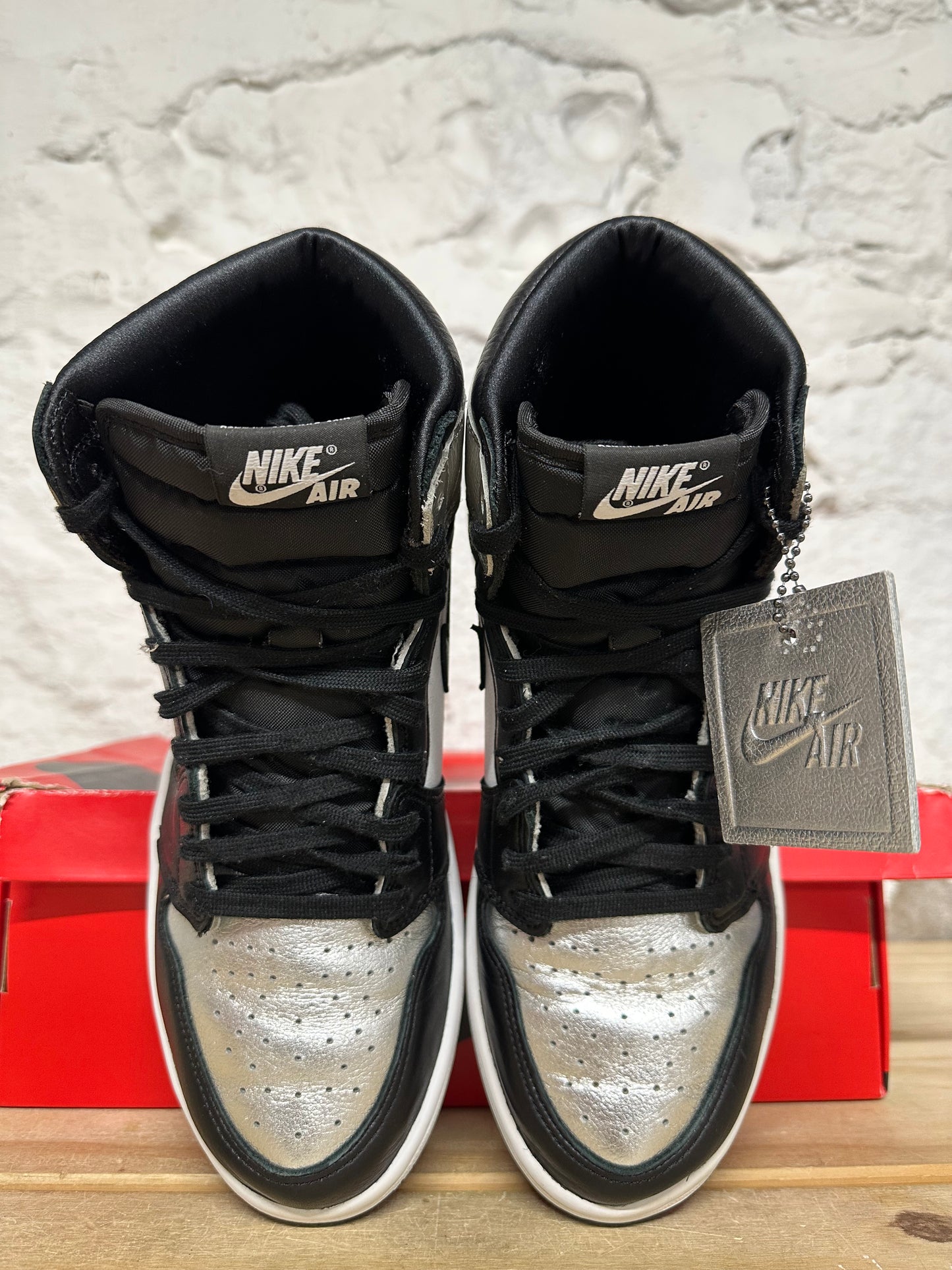 Air Jordan 1 High Silver Toe Sz 8.5 (10W)