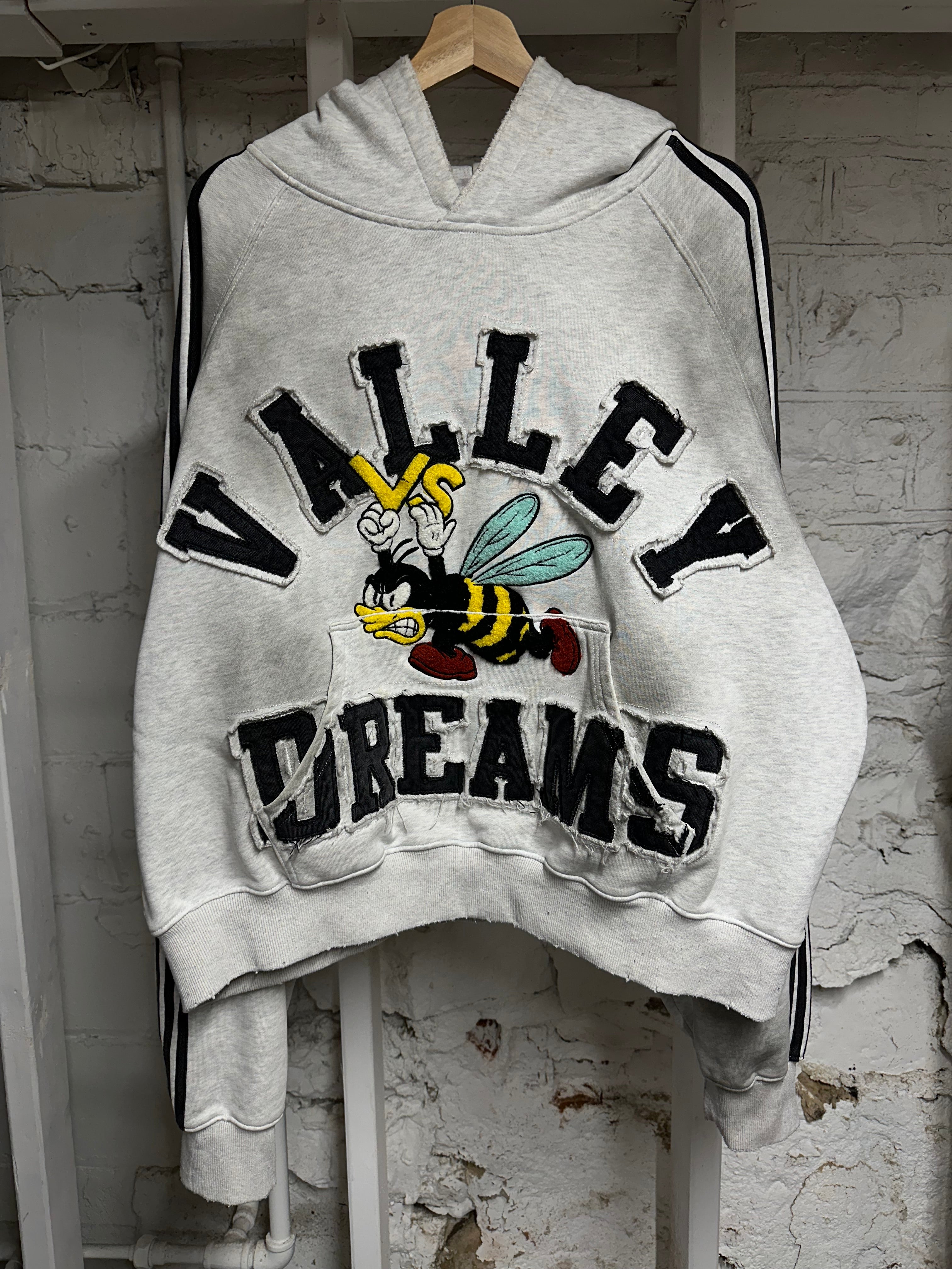 Vale Dreams Bee Grey Hoodie Sz L