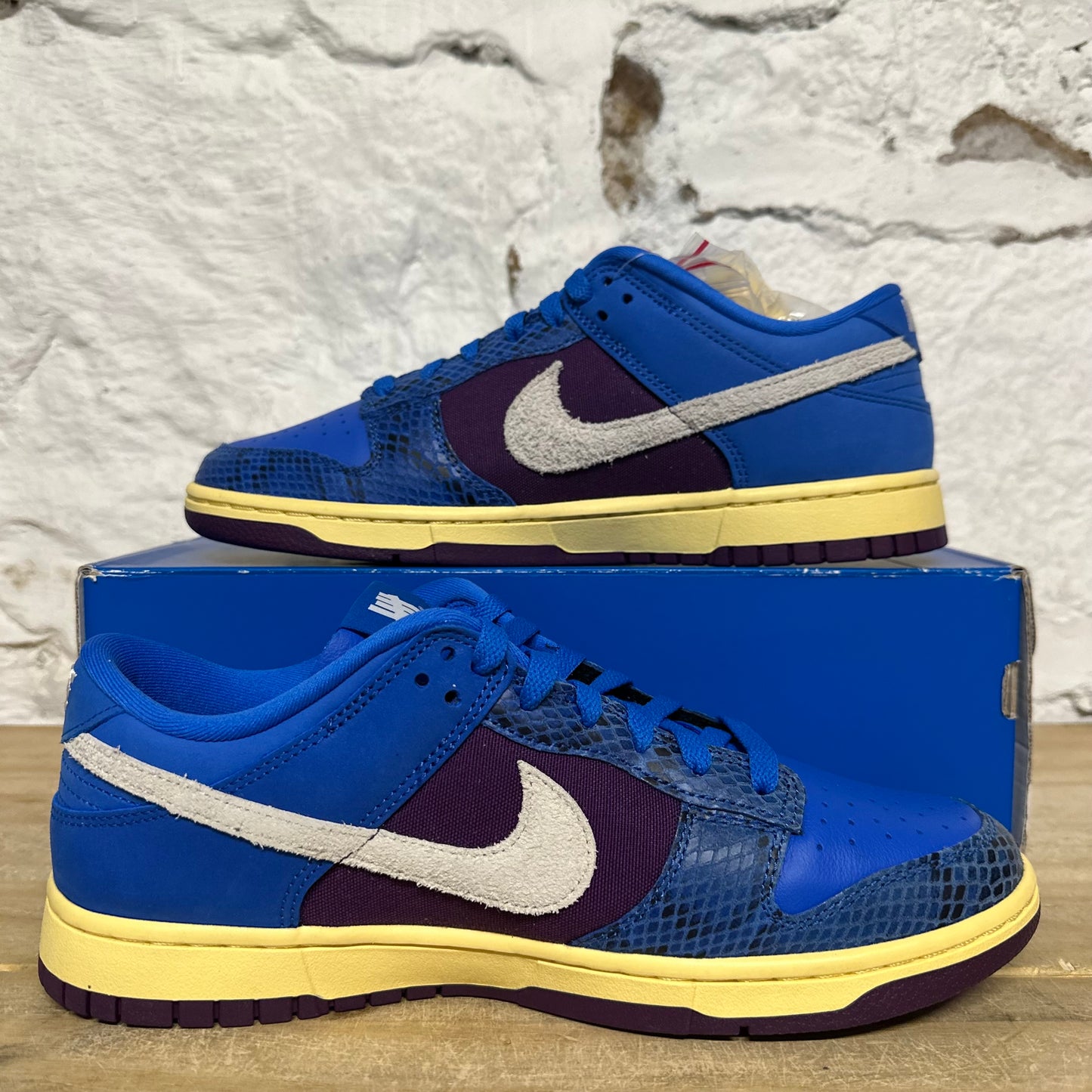 Nike Dunk Low Undefeated 5 On It Sz 10 DS