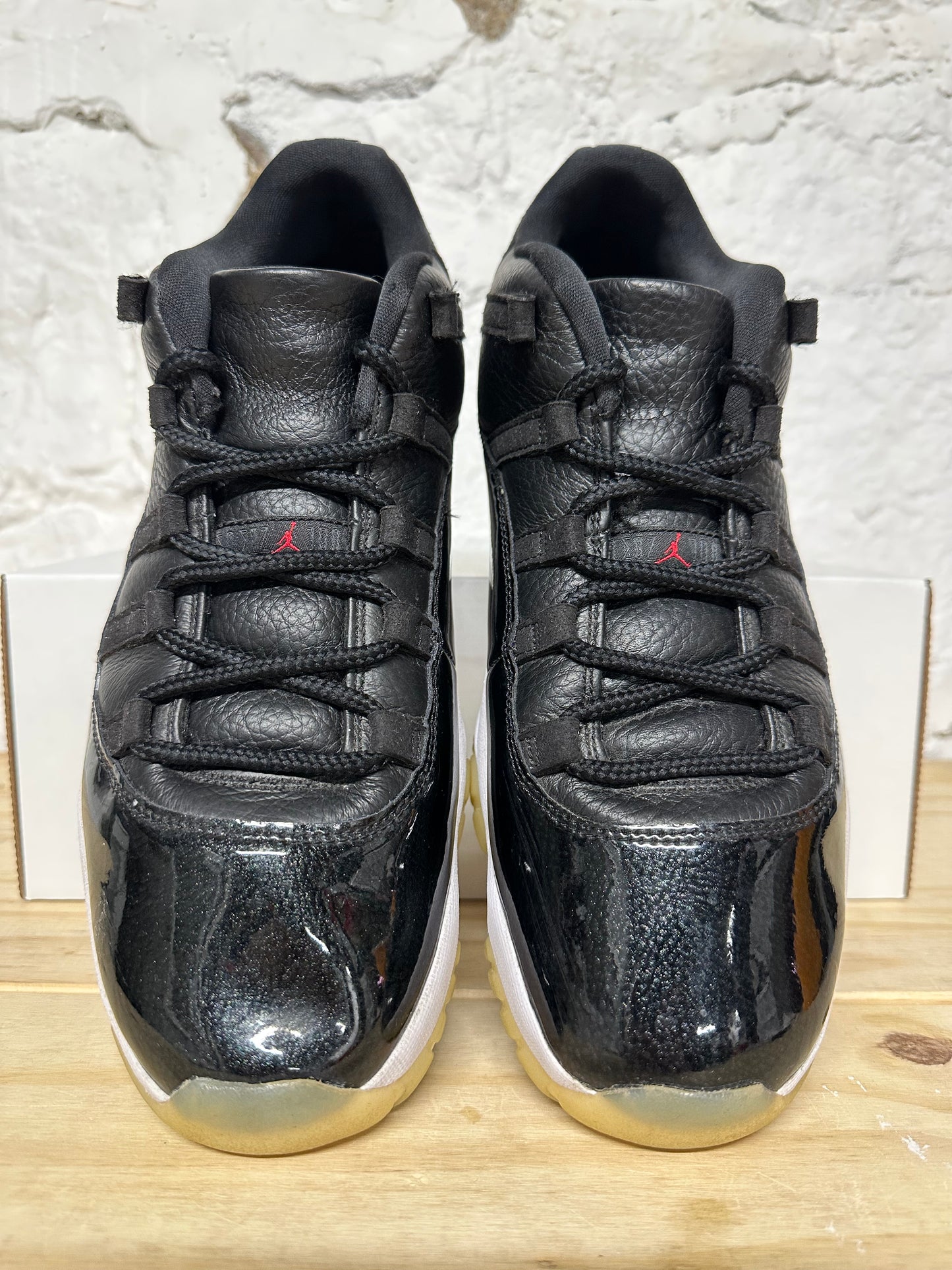 Air Jordan 11 Low 72-10 Sz 11.5