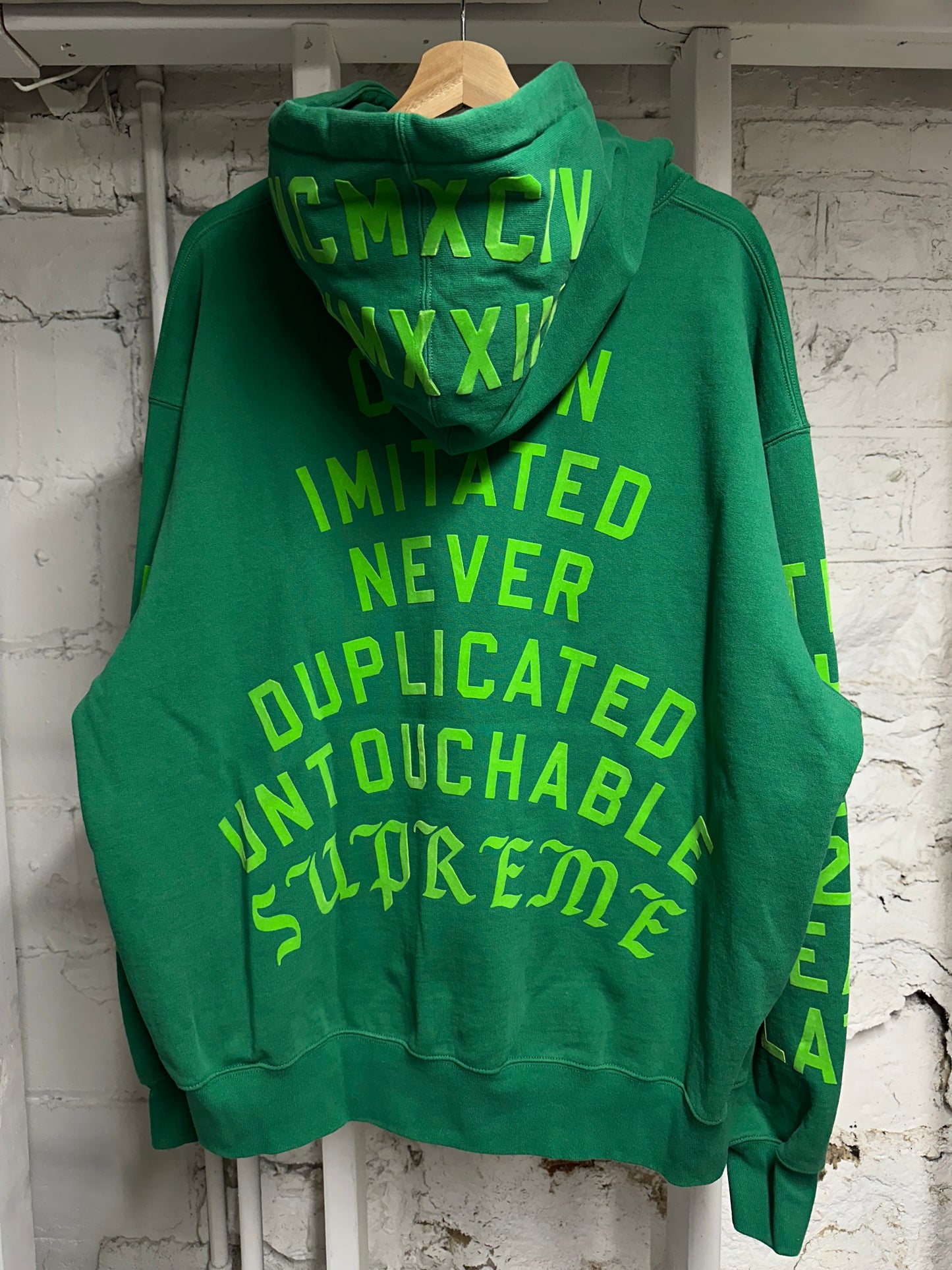 Supreme World Famous Green Hoodie Sz XL