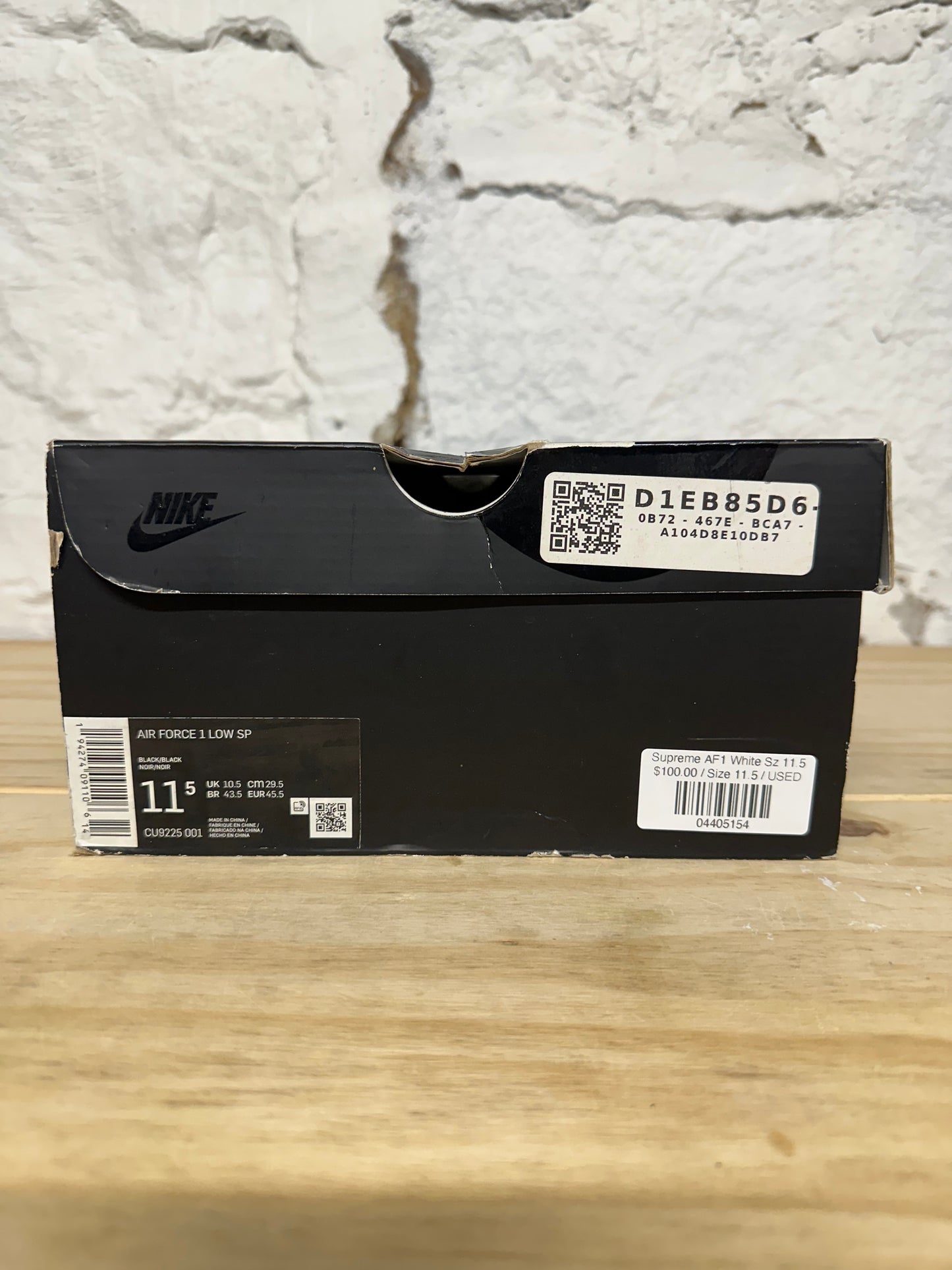 Nike Air Force 1 Low Supreme White Sz 11.5