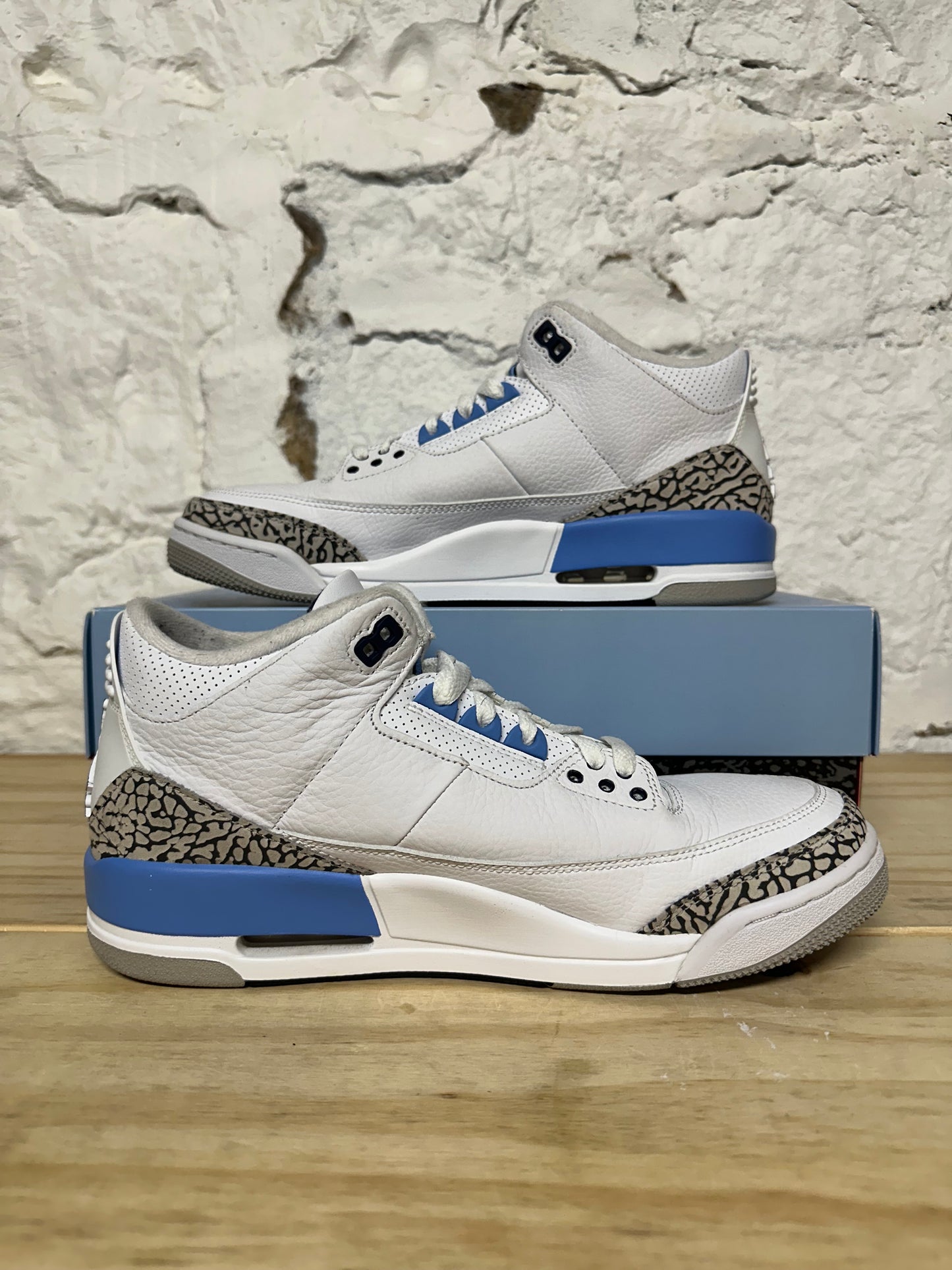 Air Jordan 3 UNC Sz 10