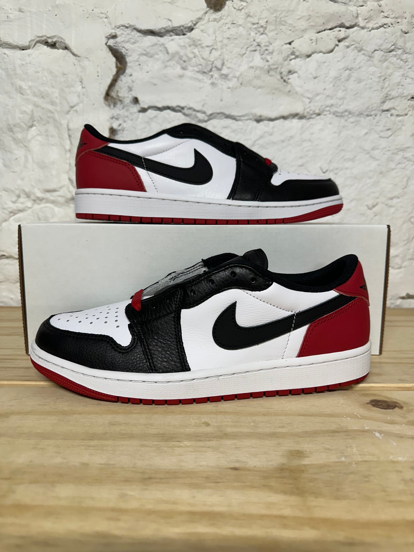 Air Jordan 1 Low Black Toe Sz 9 DS