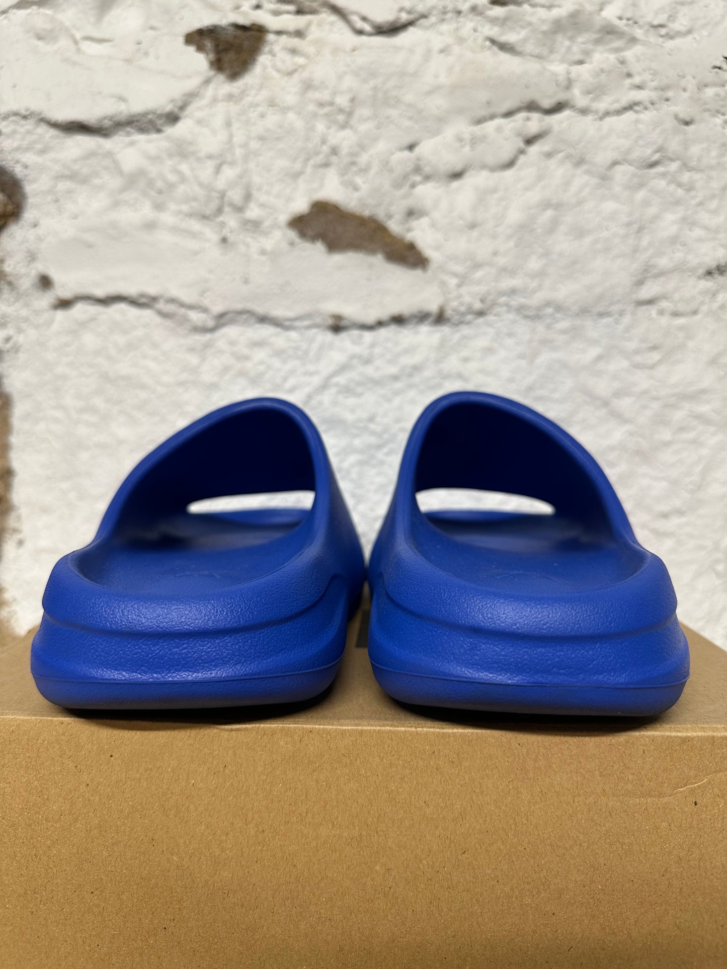Yeezy Slide Azure Sz 6