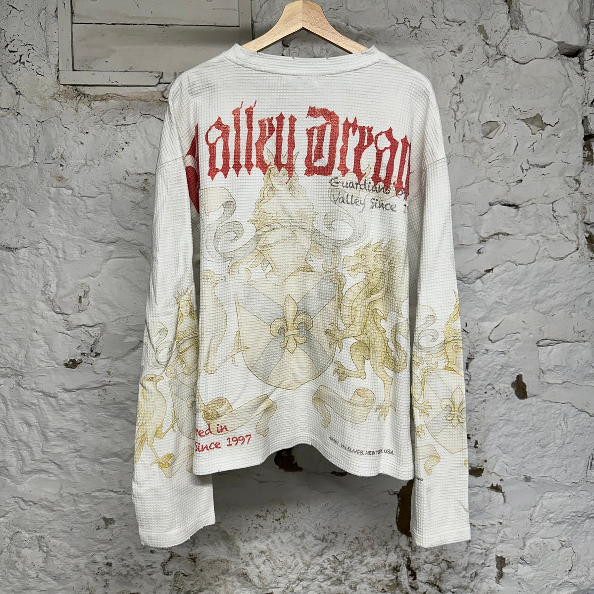 Vale Romace Lives White Thermal Long Sleeve Sz L