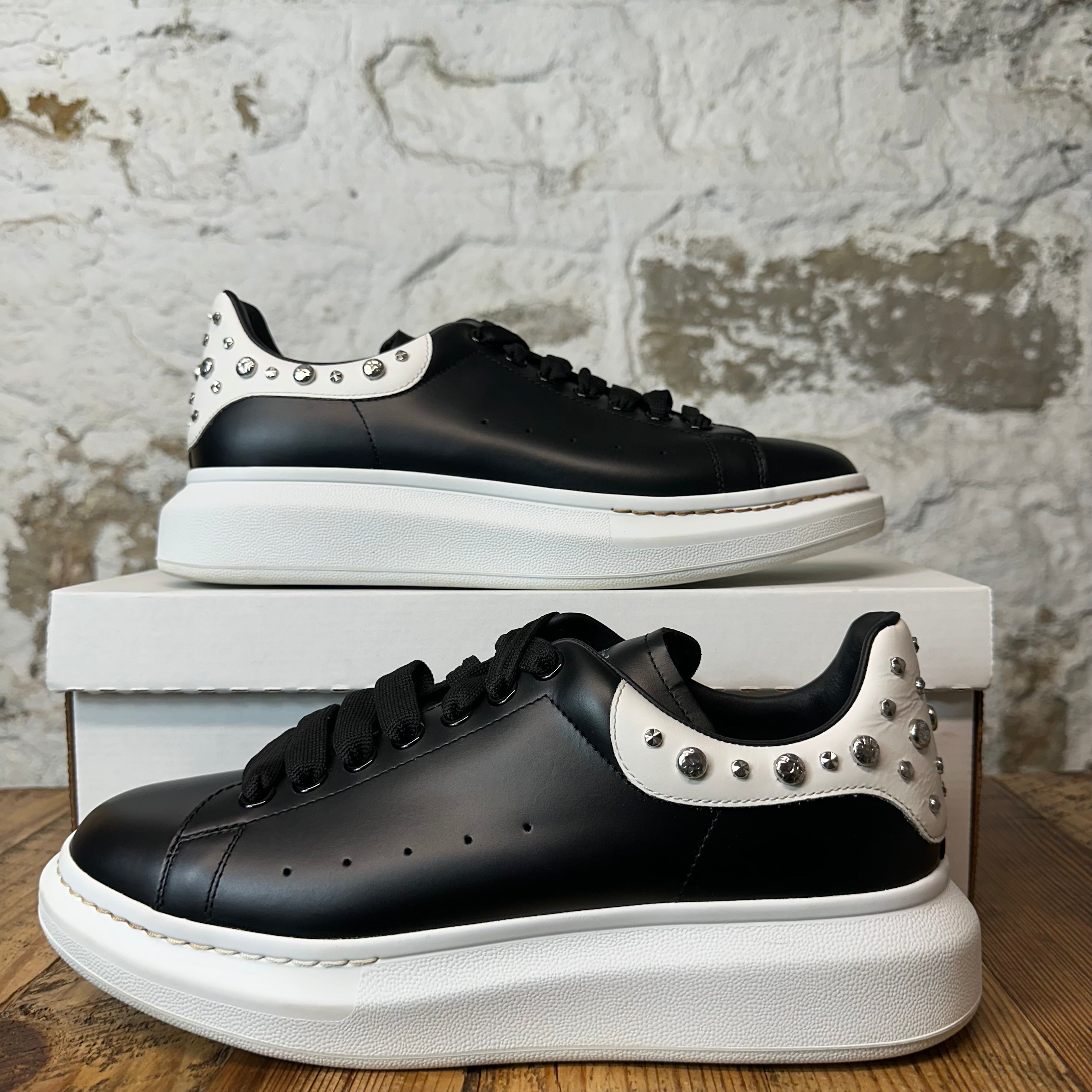 Alexander Mcqueen White Studded Tab Black White Sneaker Sz 9 (42)