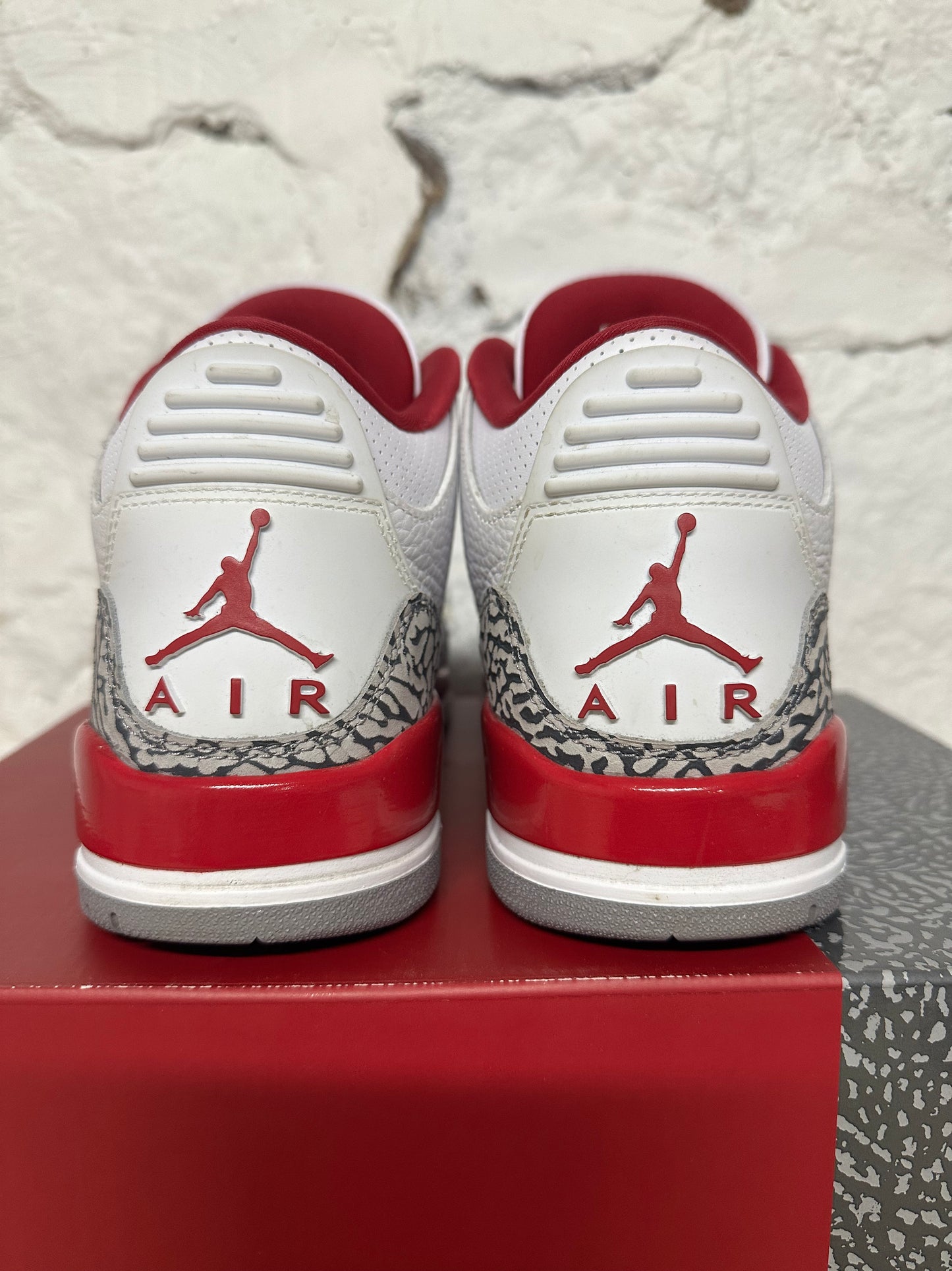 Air Jordan 3 Cardinal Sz 9