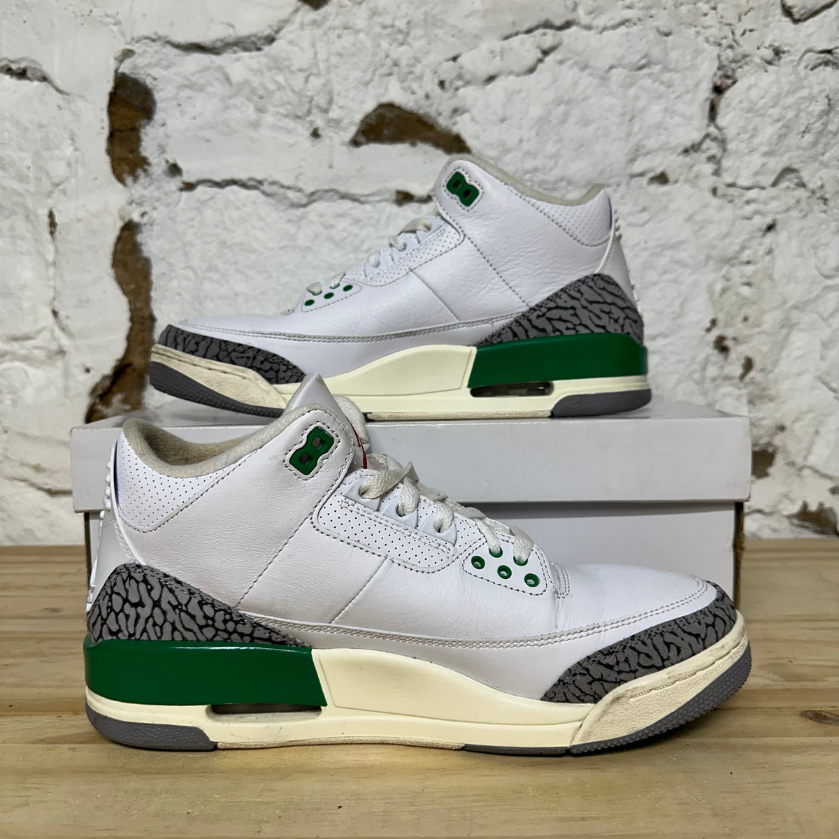 Air Jordan 3 Lucky Green Sz 9 (10.5W)