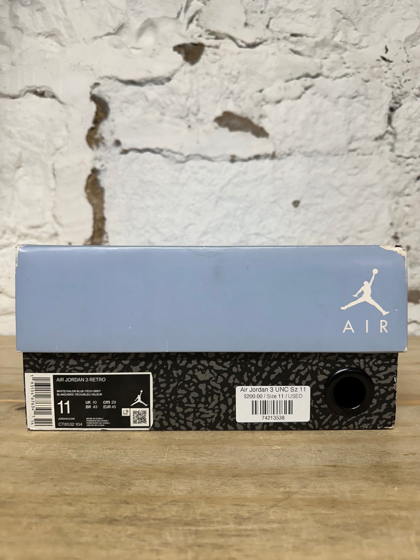 Air Jordan 3 UNC Sz 11