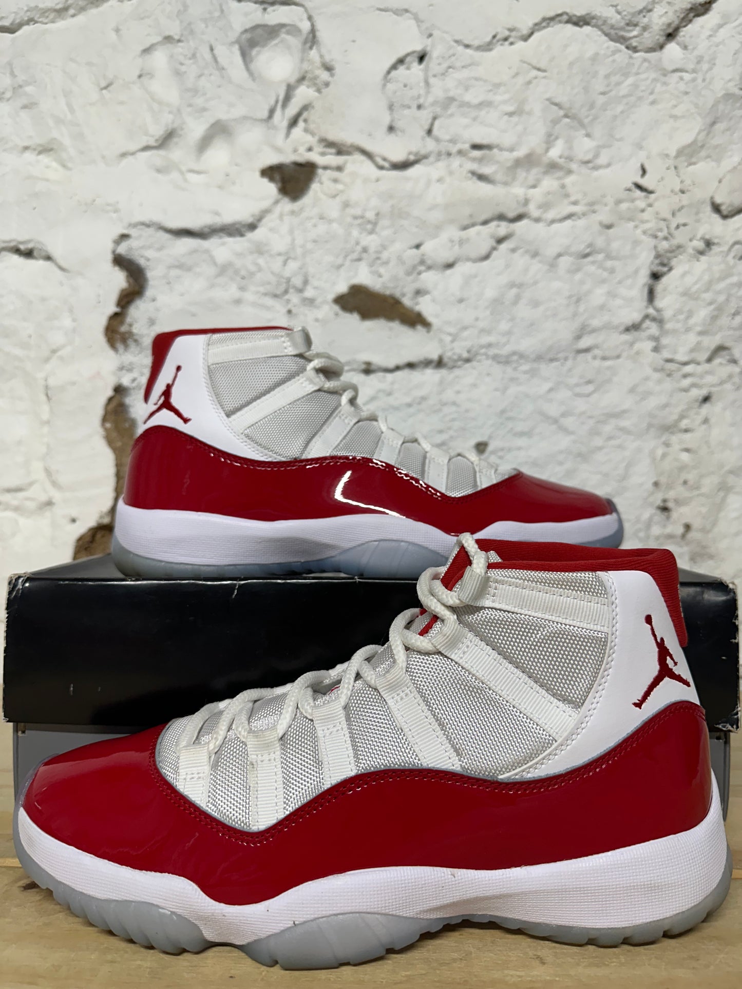 Air Jordan 11 High Cherry Sz 9.5