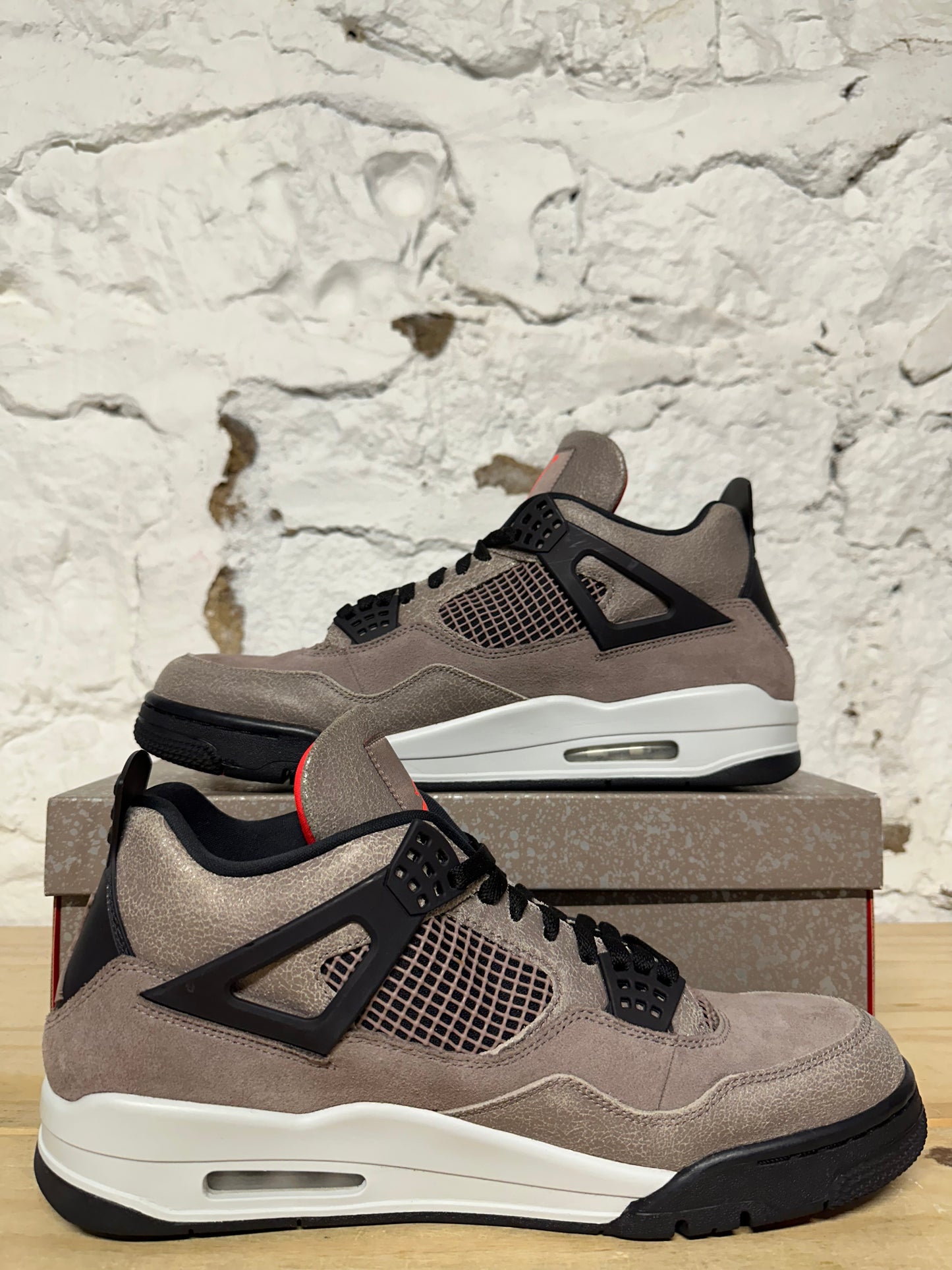 Air Jordan 4 Taupe Haze Sz 13