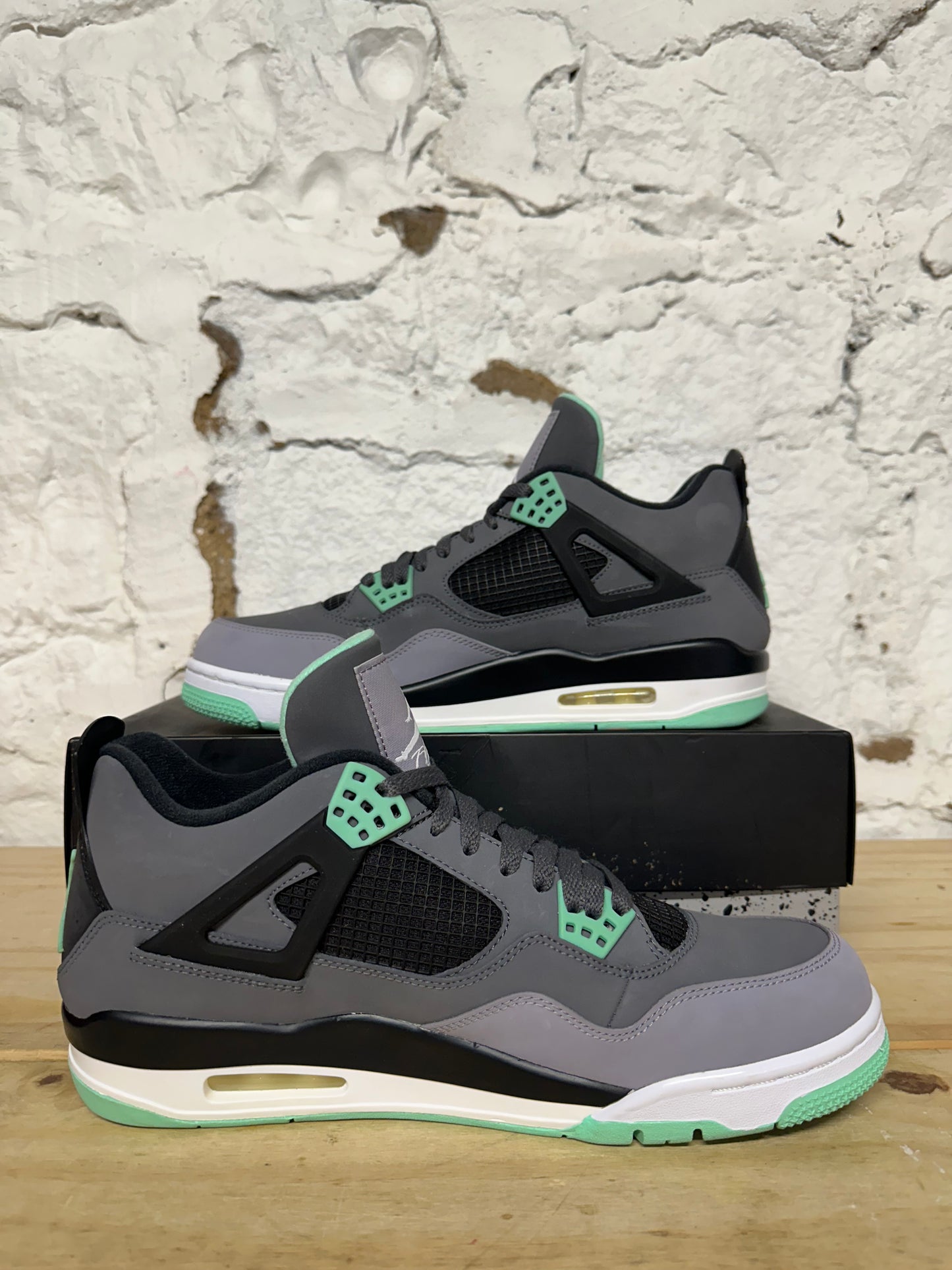 Air Jordan 4 Green Glow Sz 11.5