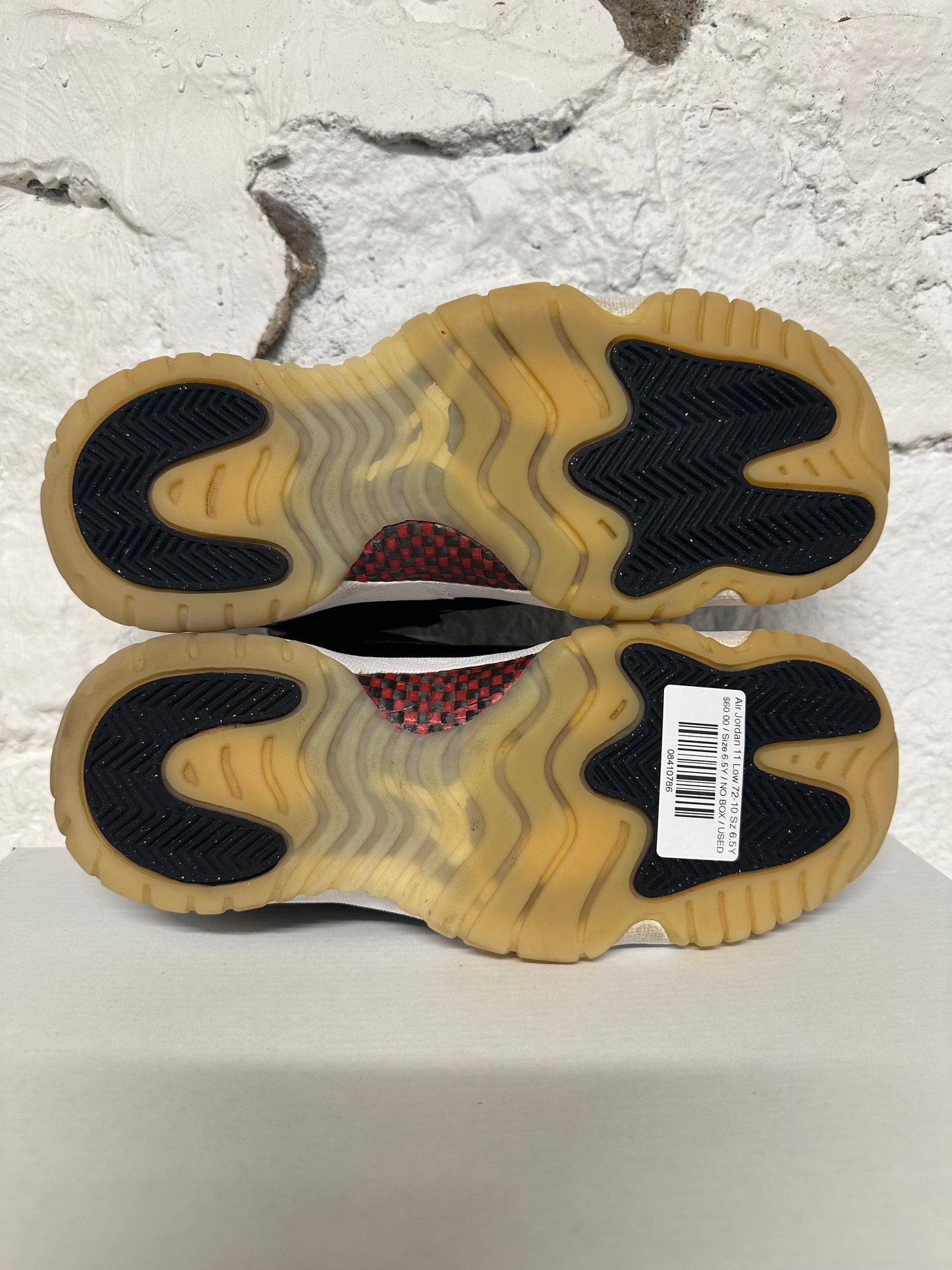 Air Jordan 11 Low 72-10 Sz 6.5Y