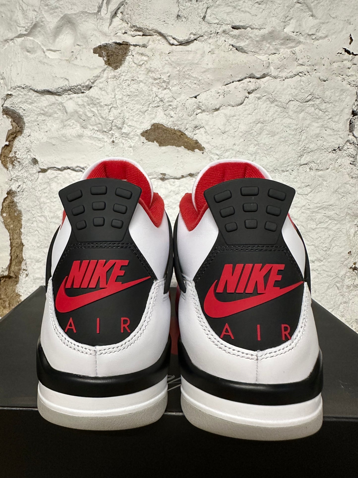 Air Jordan 4 Fire Red Sz 10.5 DS