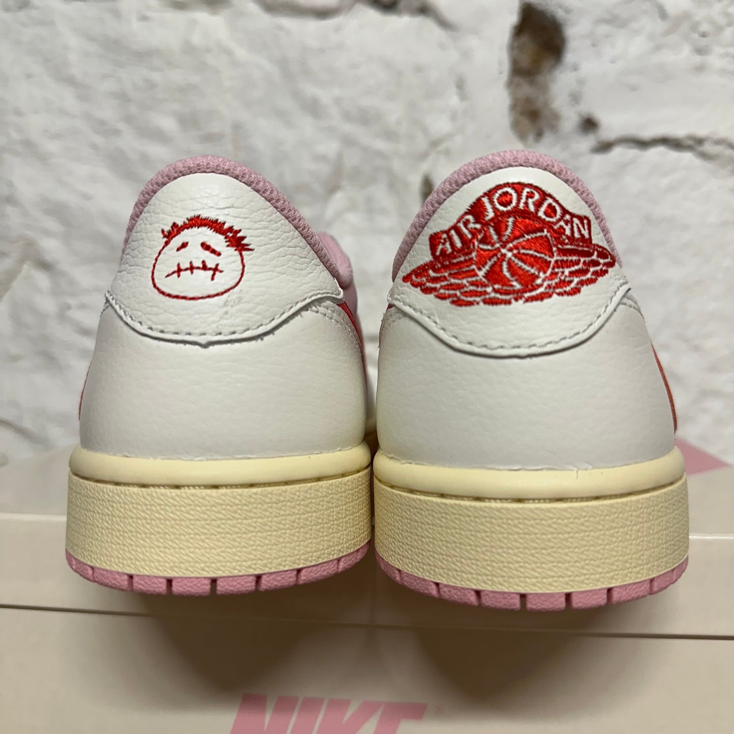 Air Jordan 1 Low Travis Scott Tropical Pink Sz 9 DS