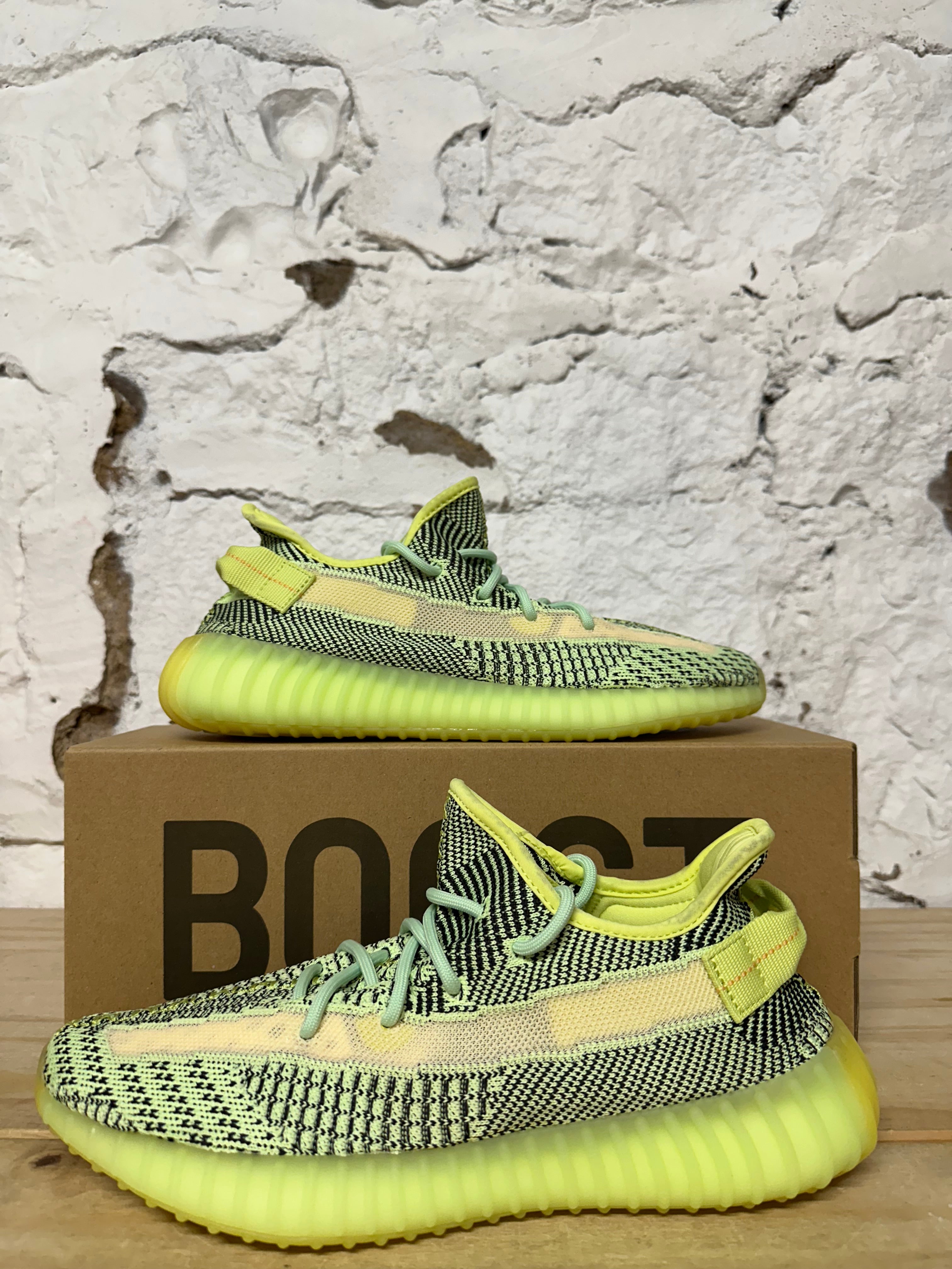 Yeezy 350 V2 Yeezreel Sz 9 DS