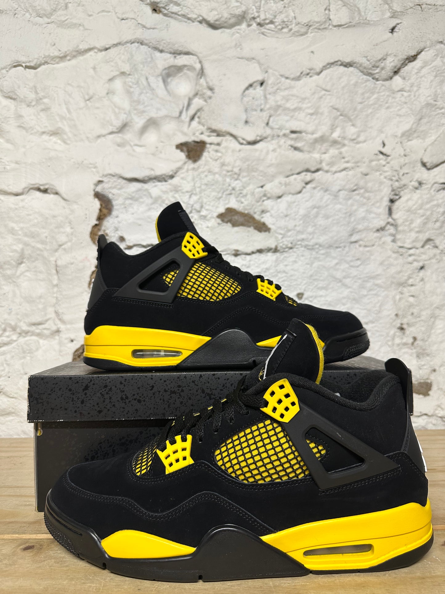 Air Jordan 4 Thunder Sz 11