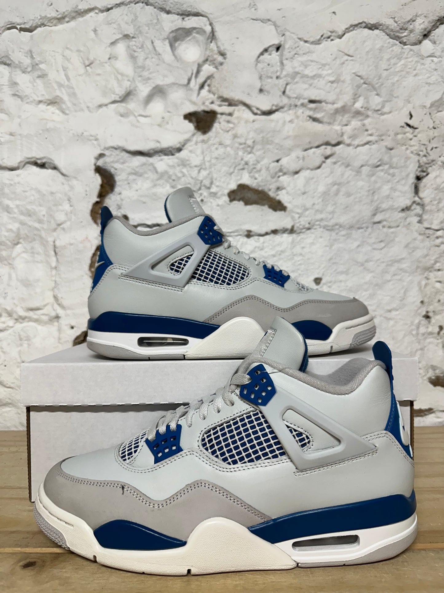 Air Jordan 4 Military Blue Sz 9.5