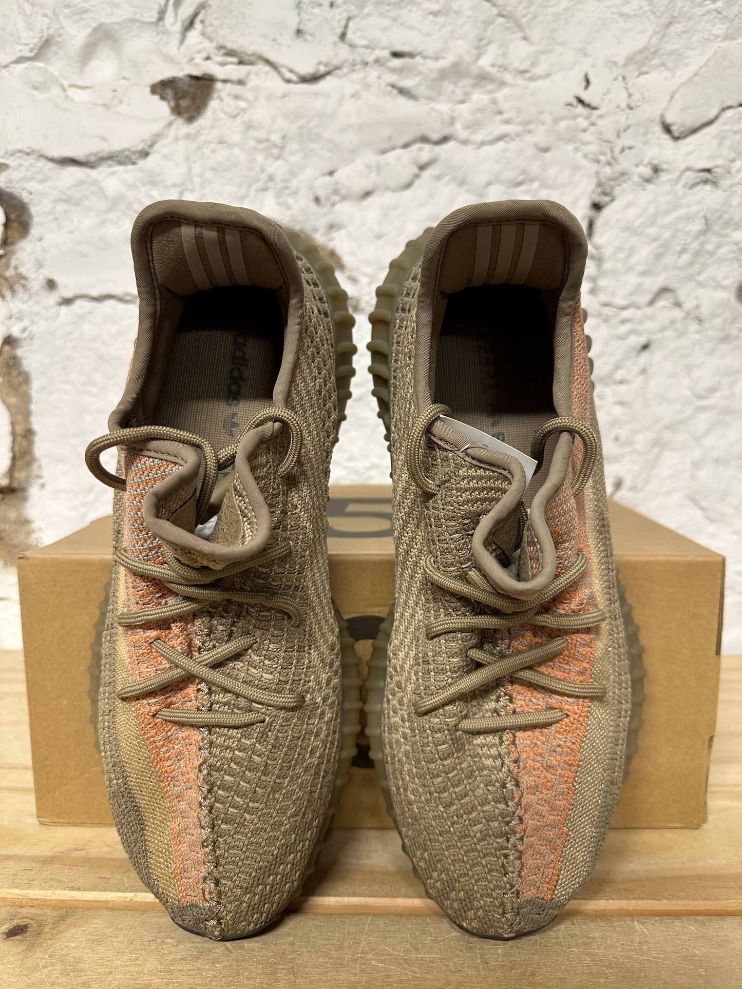 Yeezy 350 V2 Sandtaupe Sz 10 DS