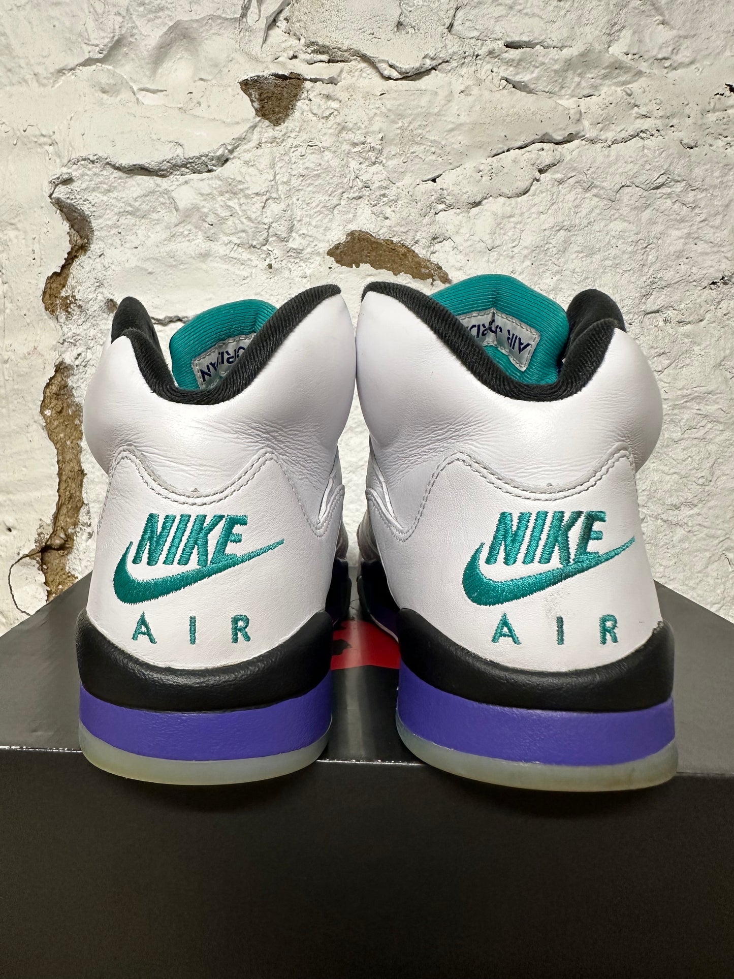 Air Jordan 5 Grape Sz 9