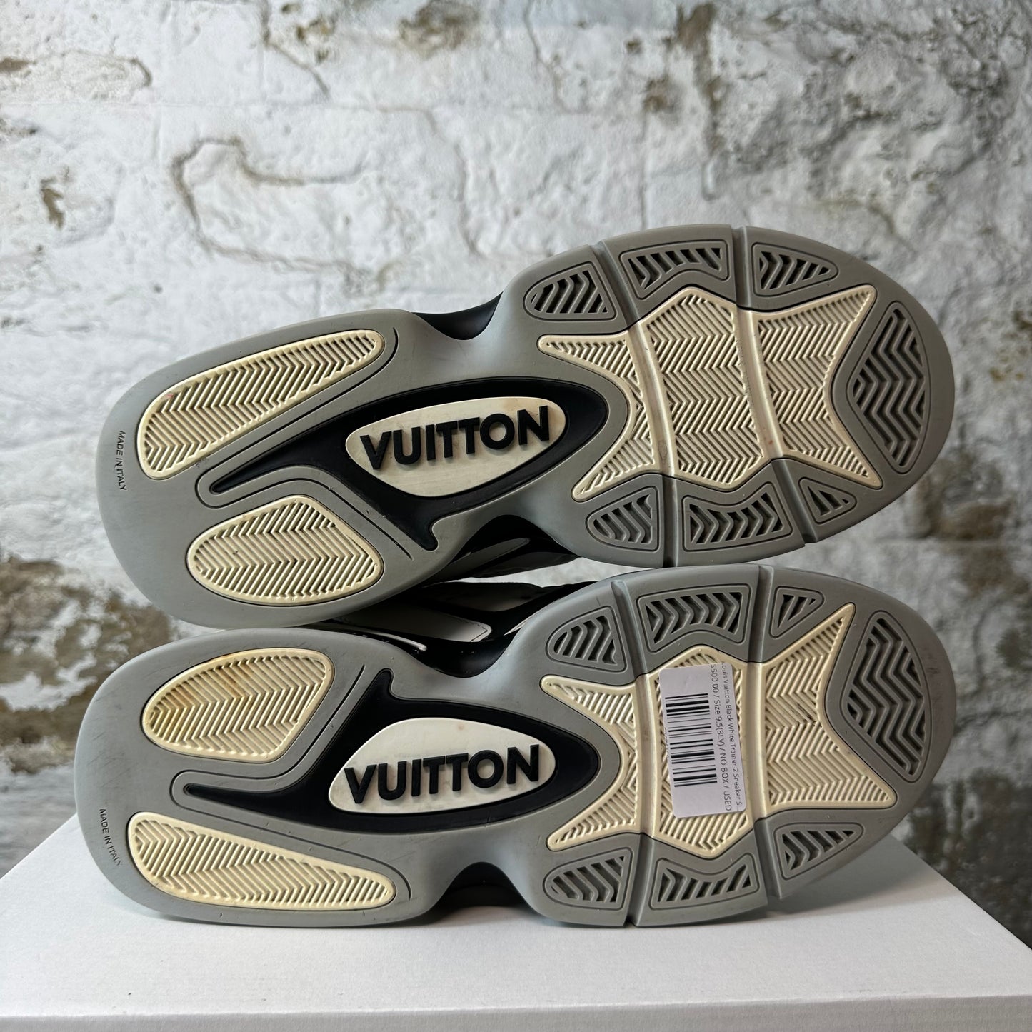 Louis Vuitton Black White Trainer 2 Sneaker Sz 9.5 (8LV)