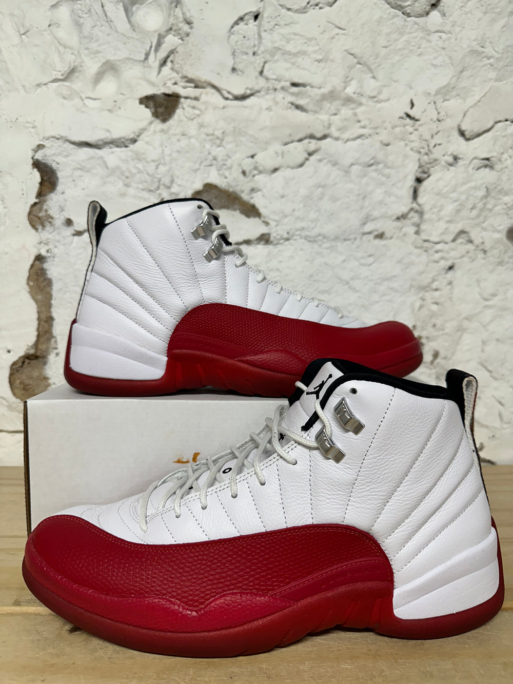 Air Jordan 12 Cherry Sz 12