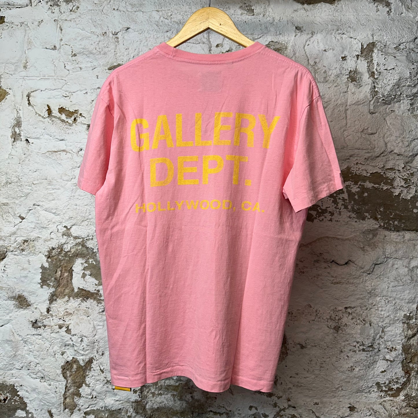 Gallery Dept Yellow Logo T-shirt Pink Sz M