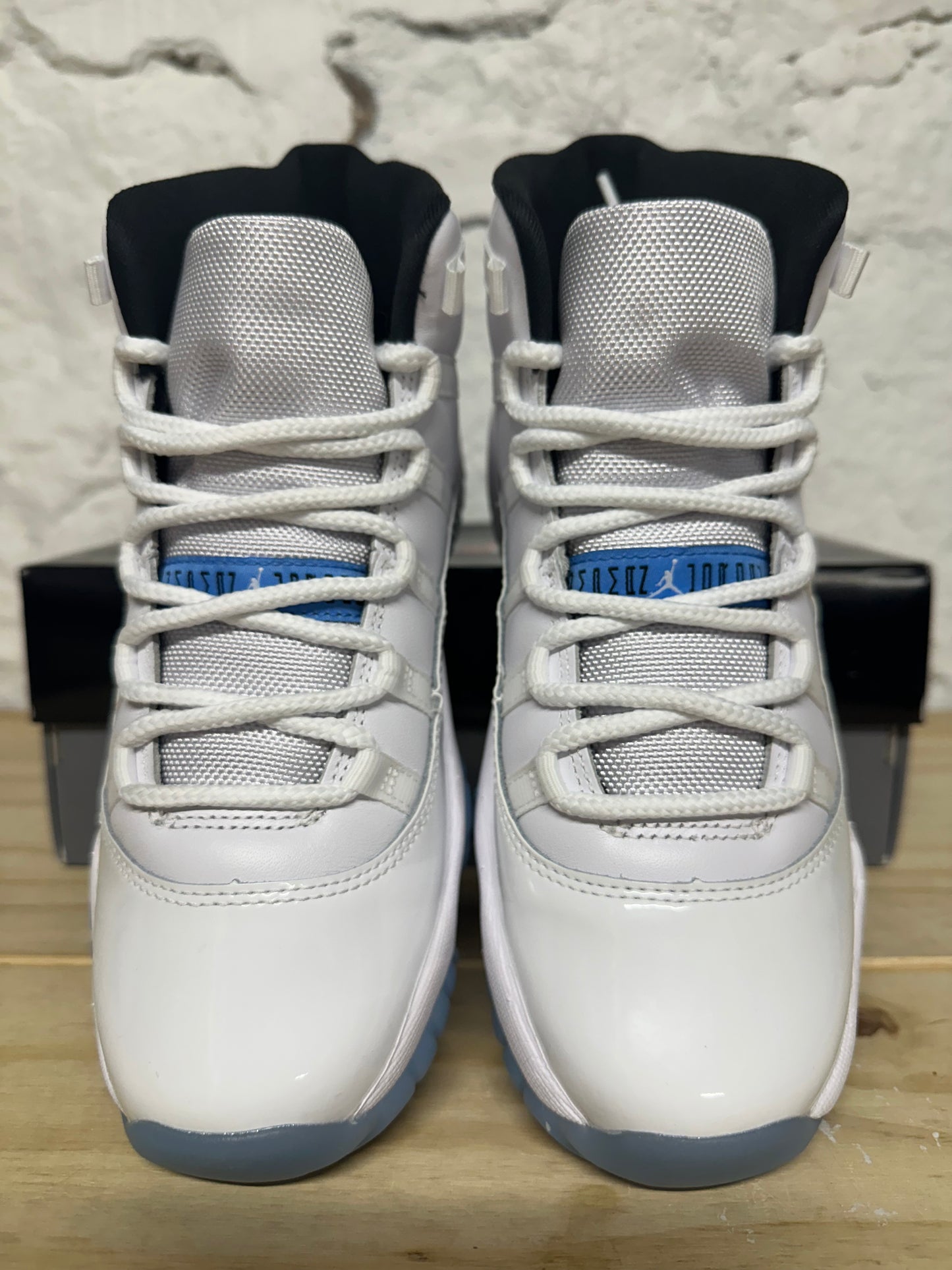 Air Jordan 11 High Legend Blue Sz 7Y
