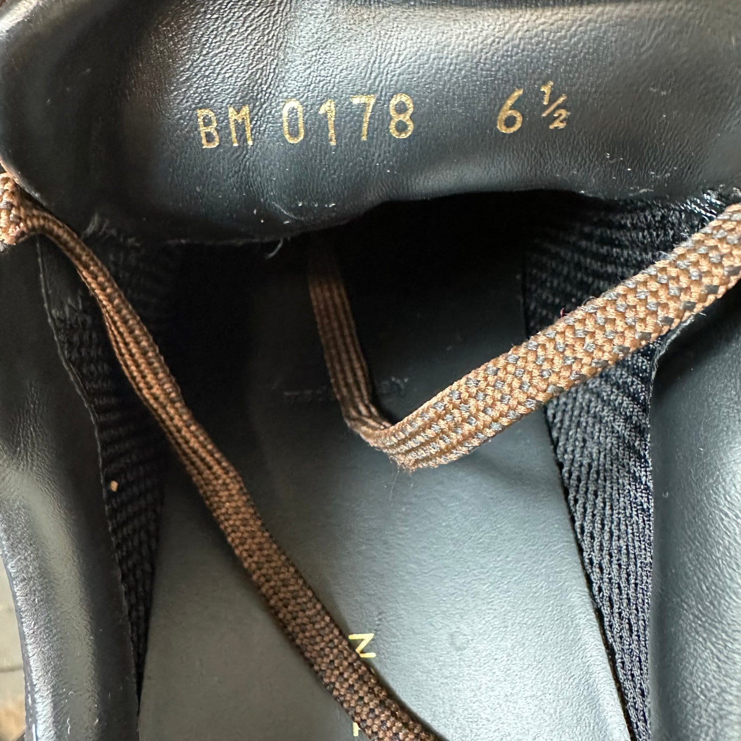 Louis Vuitton Black White Brown Monogram Runaway Sneaker Sz 8 (6.5LV)