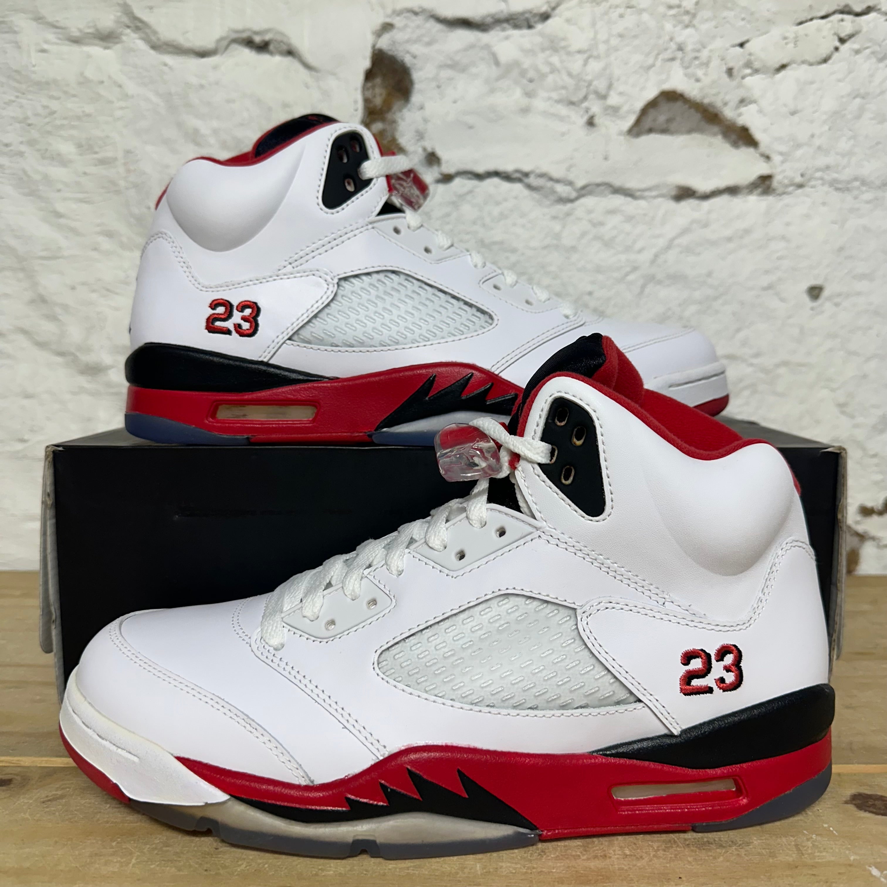 Air Jordan 5 Fire Red Black Tongue (2013) Sz 10 DS