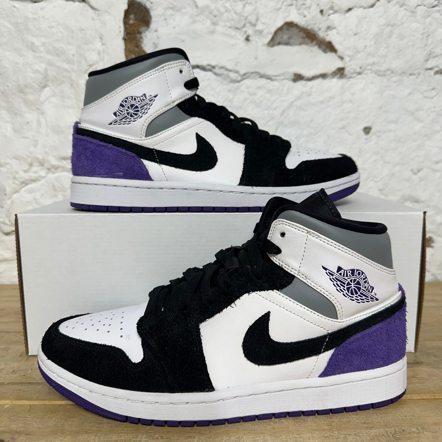 Air Jordan 1 Mid SE Purple Sz 8