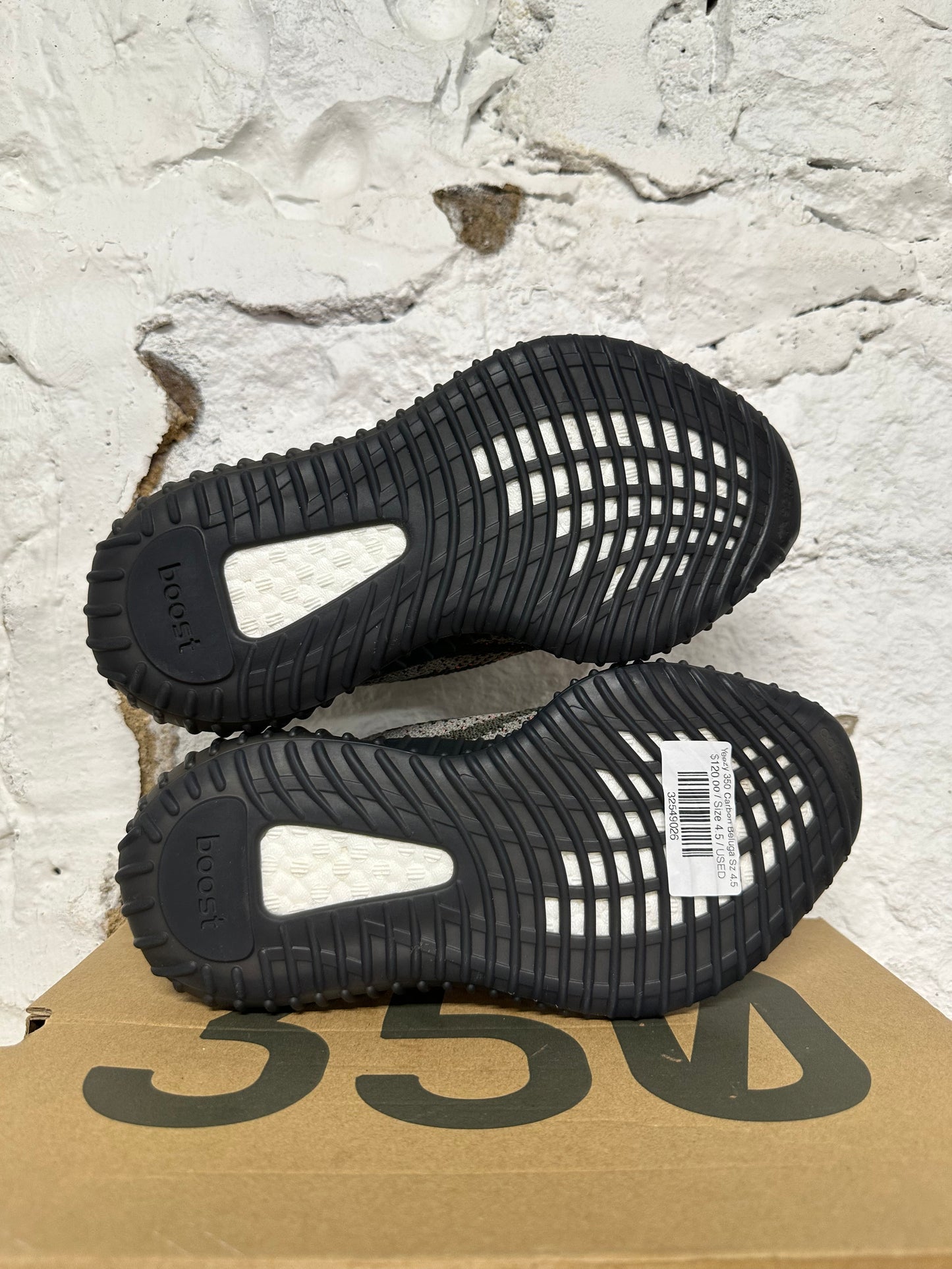 Yeezy 350 V2 Carbon Beluga Sz 4.5