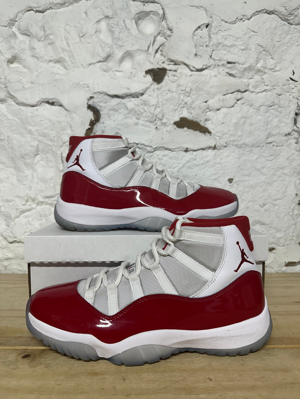 Air Jordan 11 High Cherry Sz 11.5