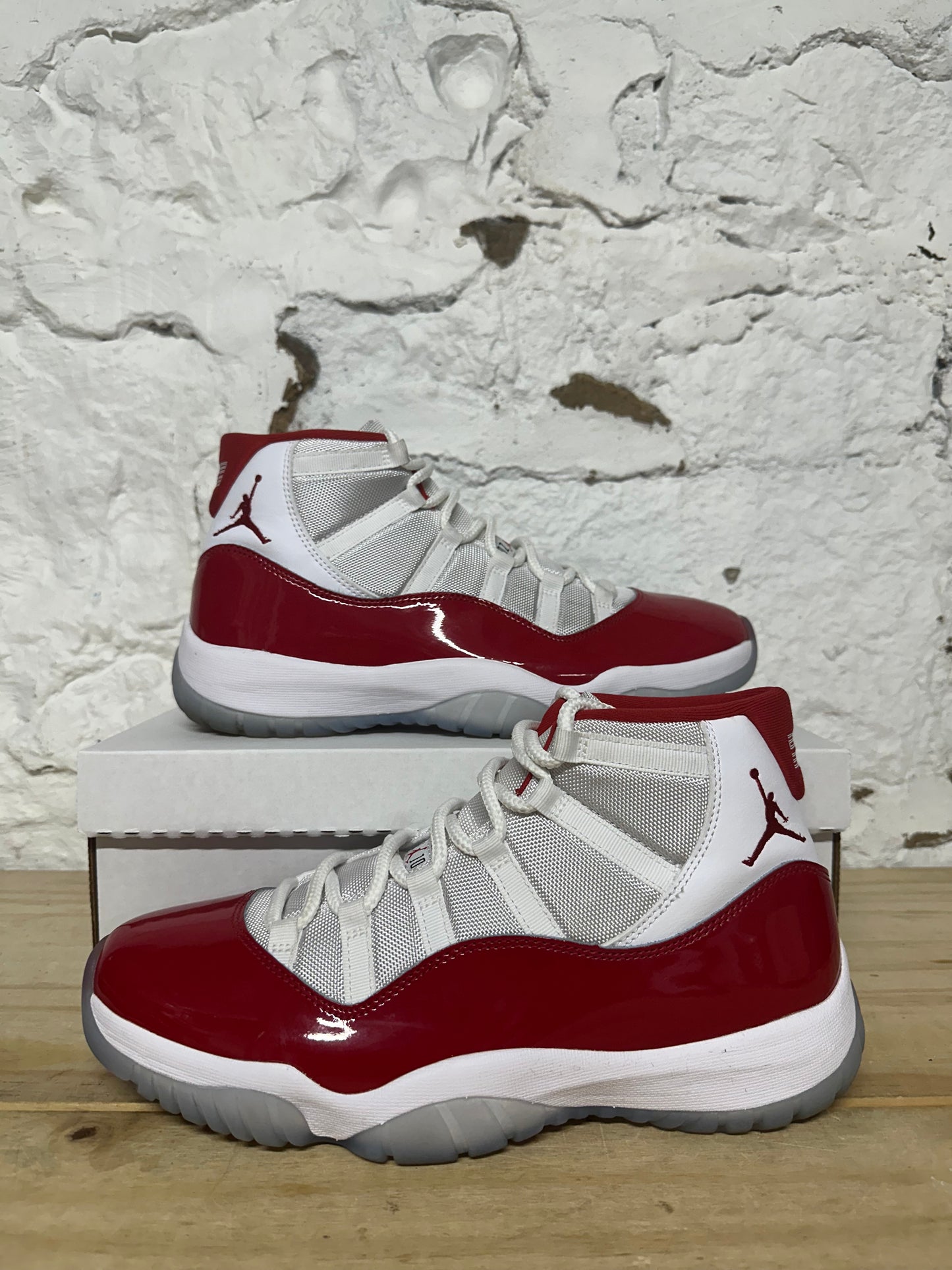 Air Jordan 11 High Cherry Sz 11.5