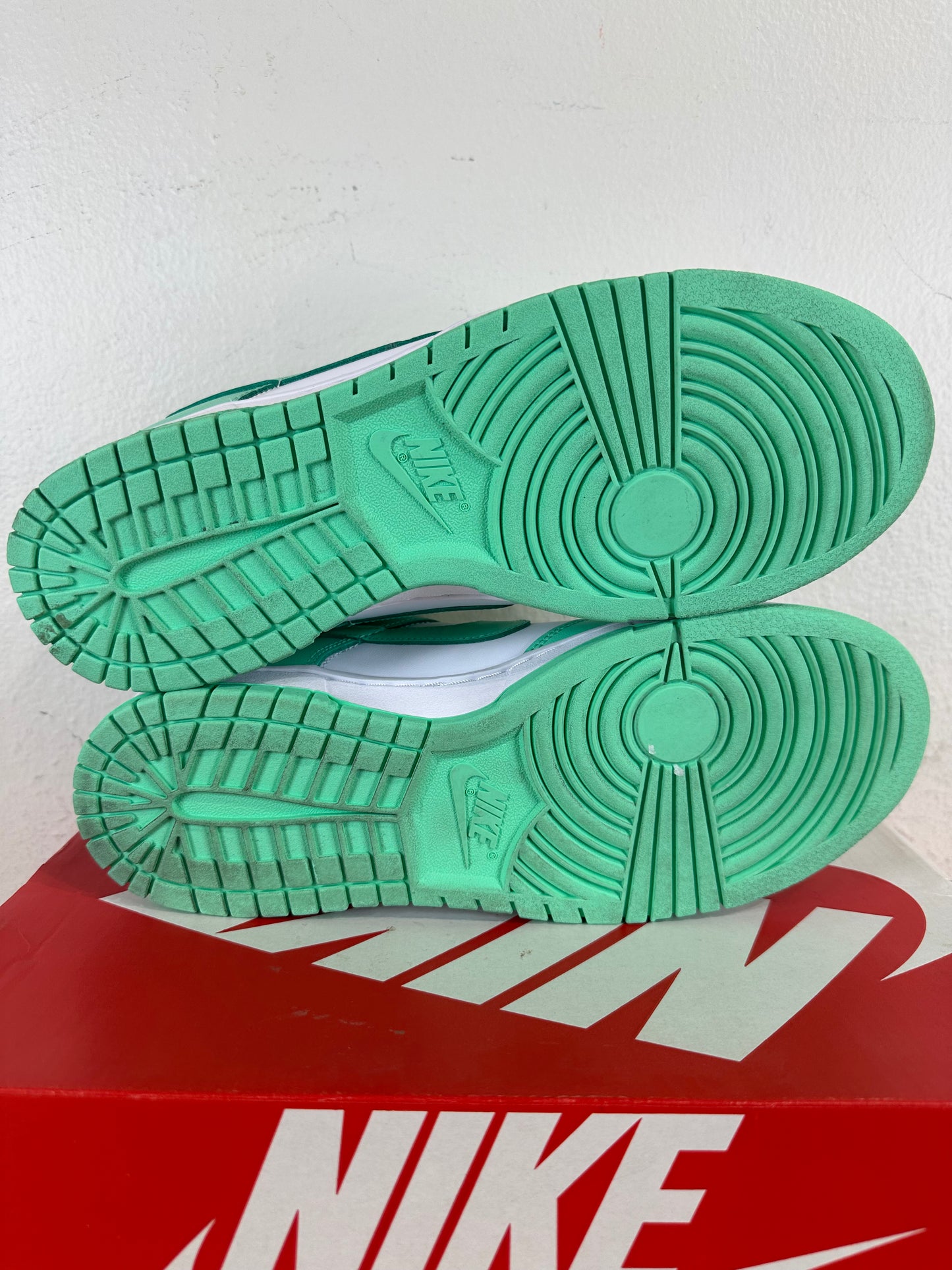 Nike Dunk Low Green Glow Sz 9(10.5W)